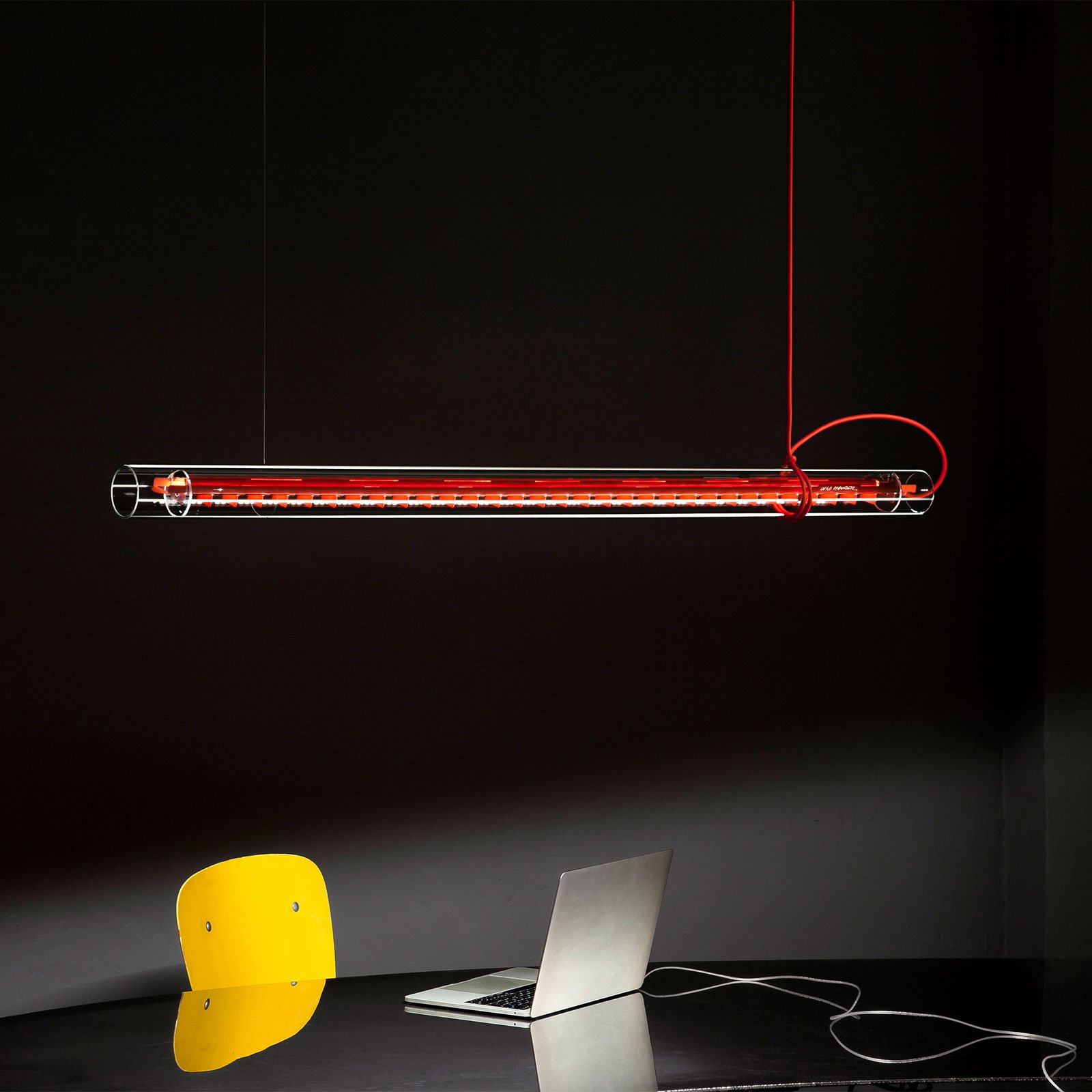 Ingo Maurer Tubular LED függő lámpa, piros