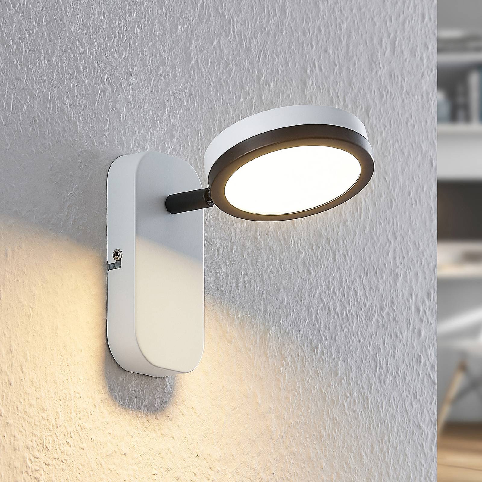 Lindby spotlight Vesim vit 1-lampa 15 cm hög järn