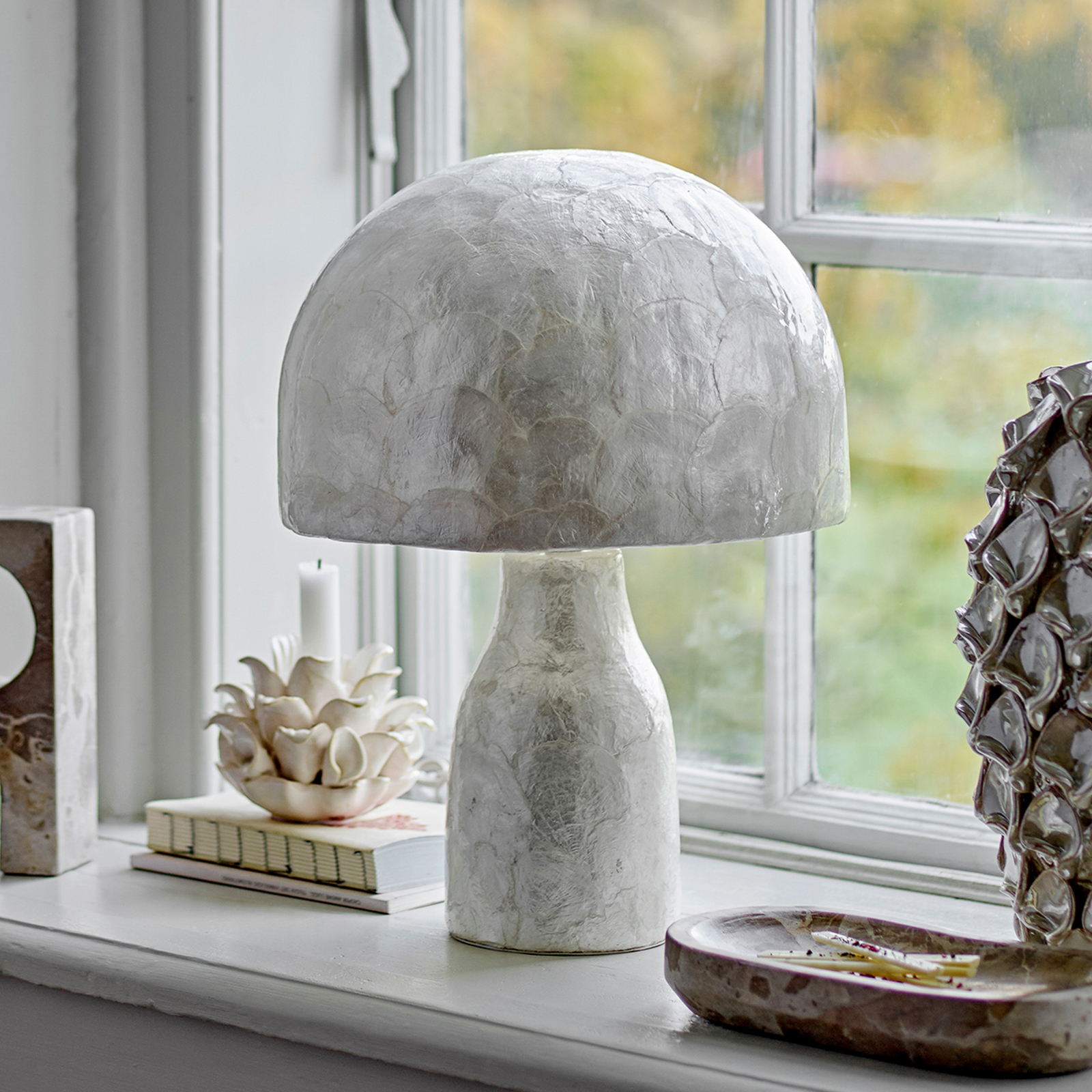 Lampe de table Adria, nacrée, hauteur 43 cm, E27 - Bloomingville