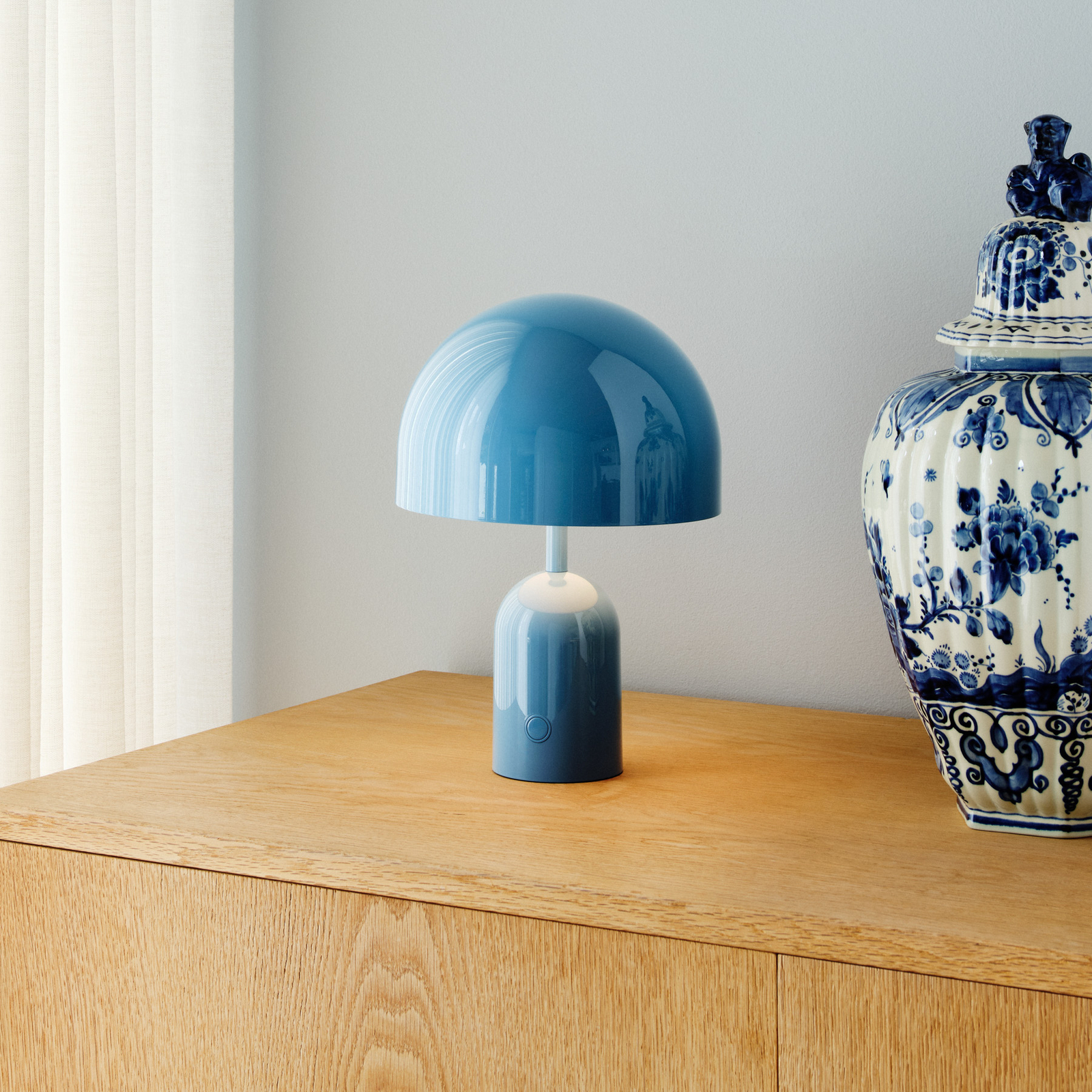 Tom Dixon Akku-Tischlampe BELL PORTABLE, hellblau 28 cm IP44