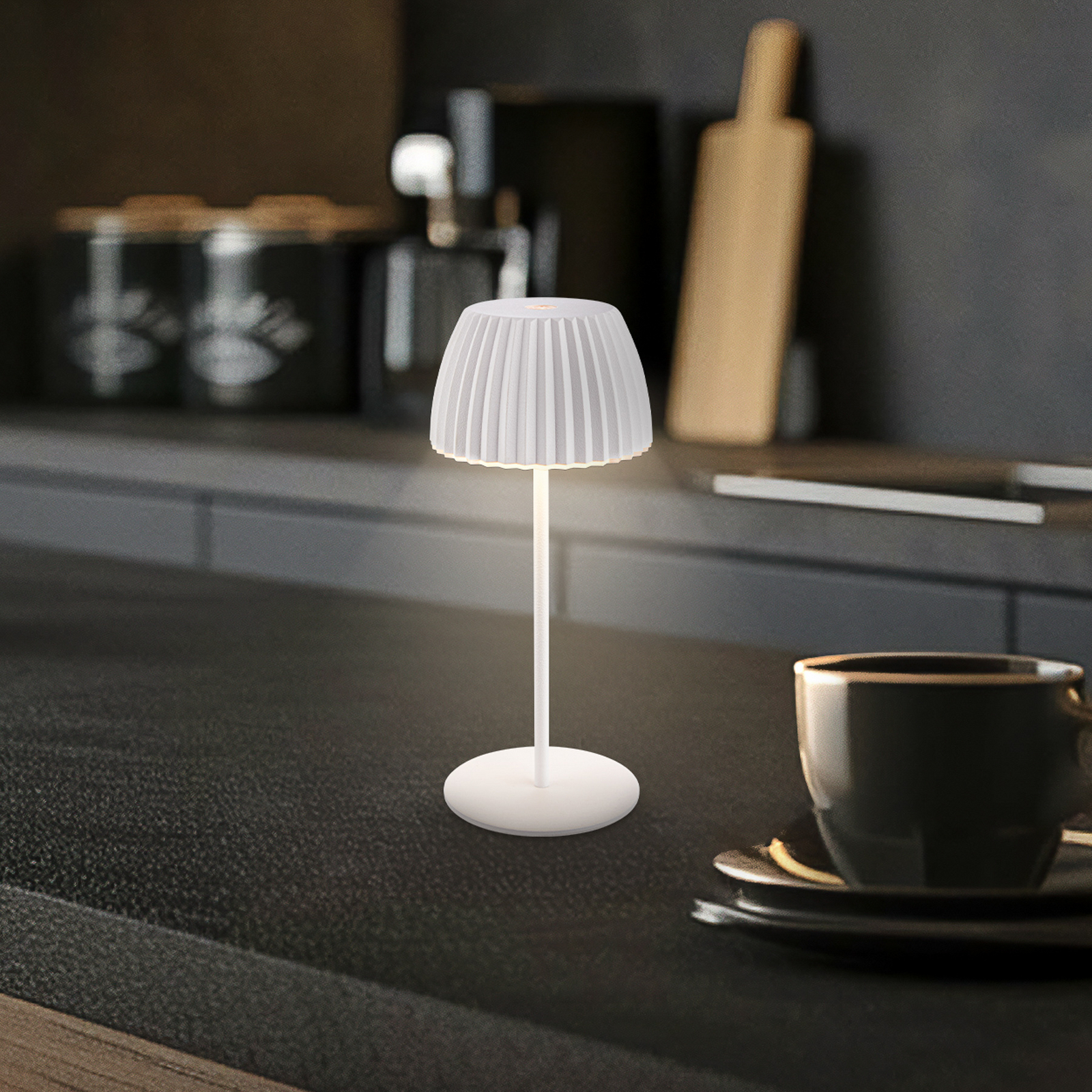 Lampă de masă cu baterie LED Brilo unplugged Riffle, 20 cm, albă