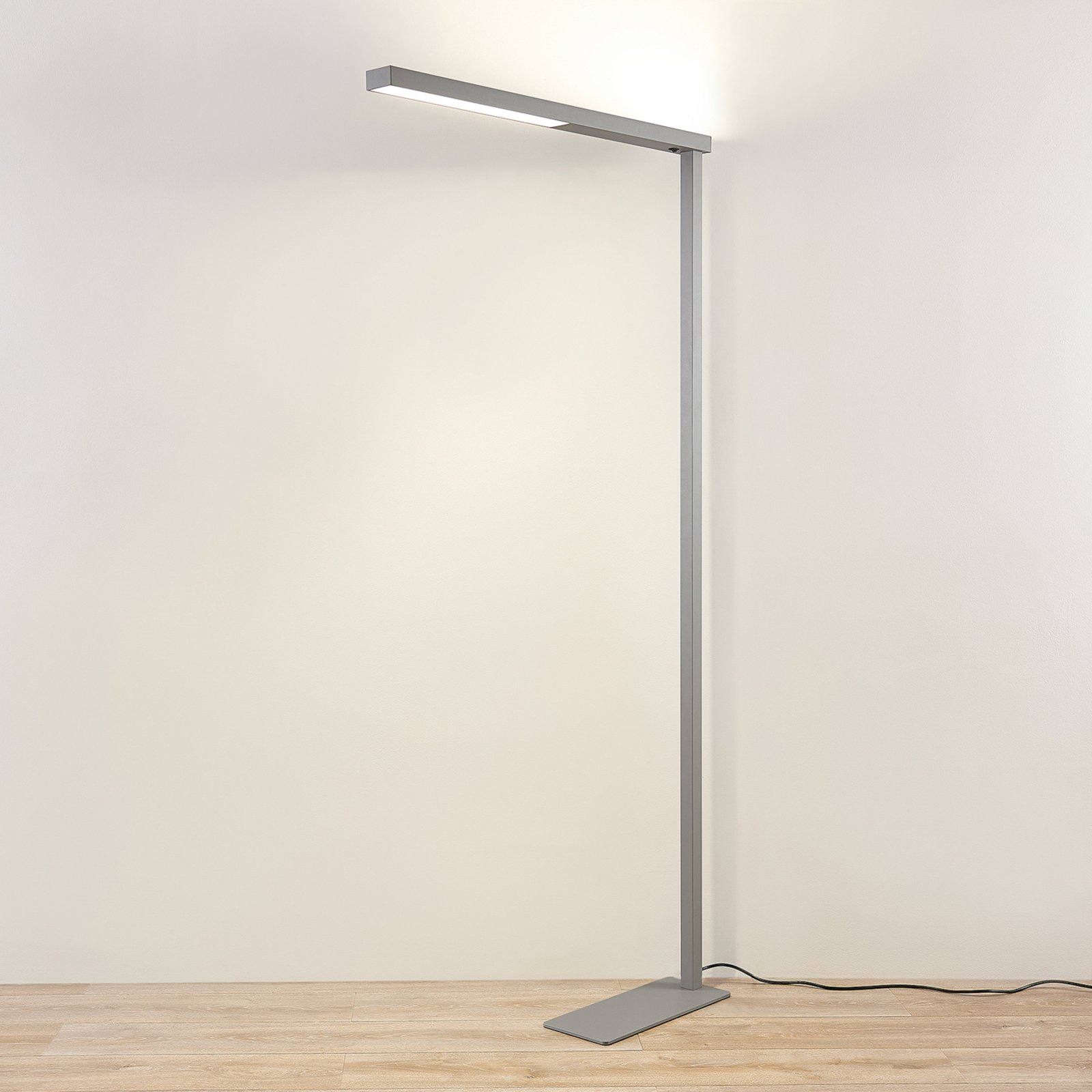 LED kancelárska stojacia lampa Tamilo, strieborná