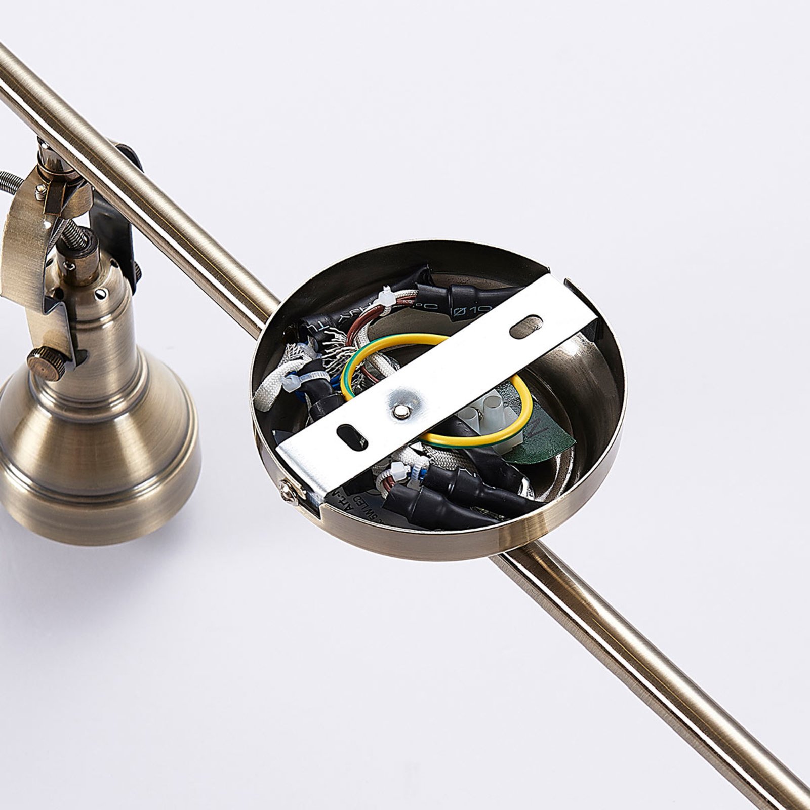 Perseas 6 LED Stropna lampa Antique Brass - Lindby