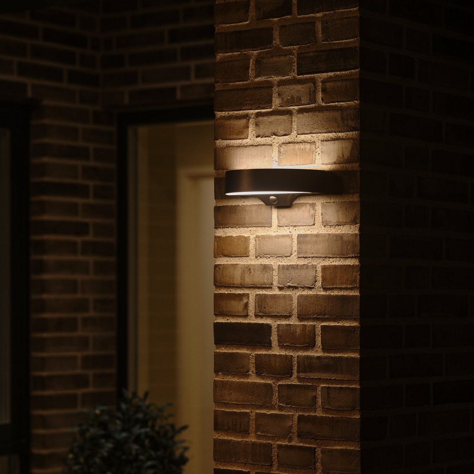 LED-Solar-Außenwandleuchte Monay Round, schwarz, IP44