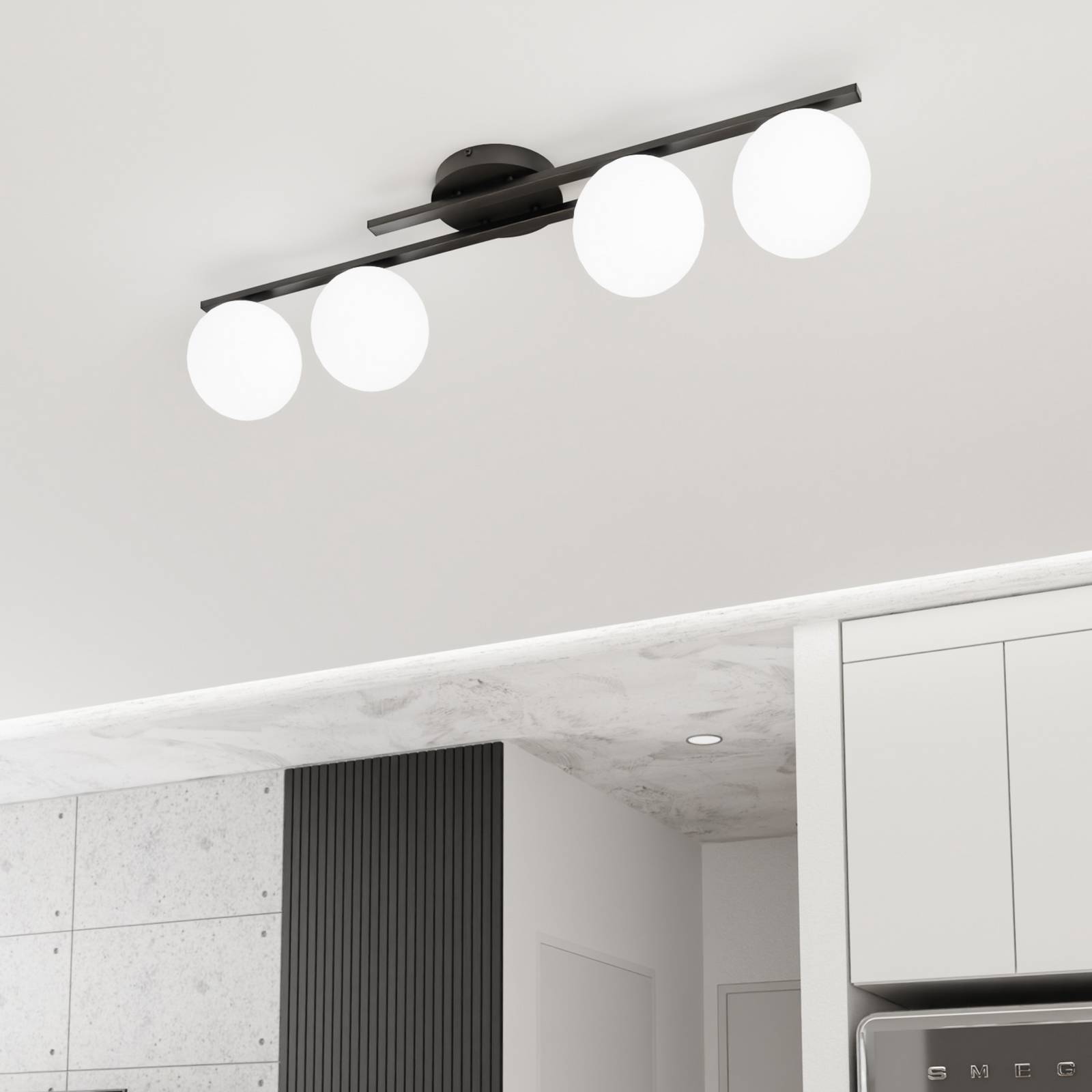 Lampa sufitowa Kairo, czarna/opalowa, długość 87 cm, 4-punktowa.