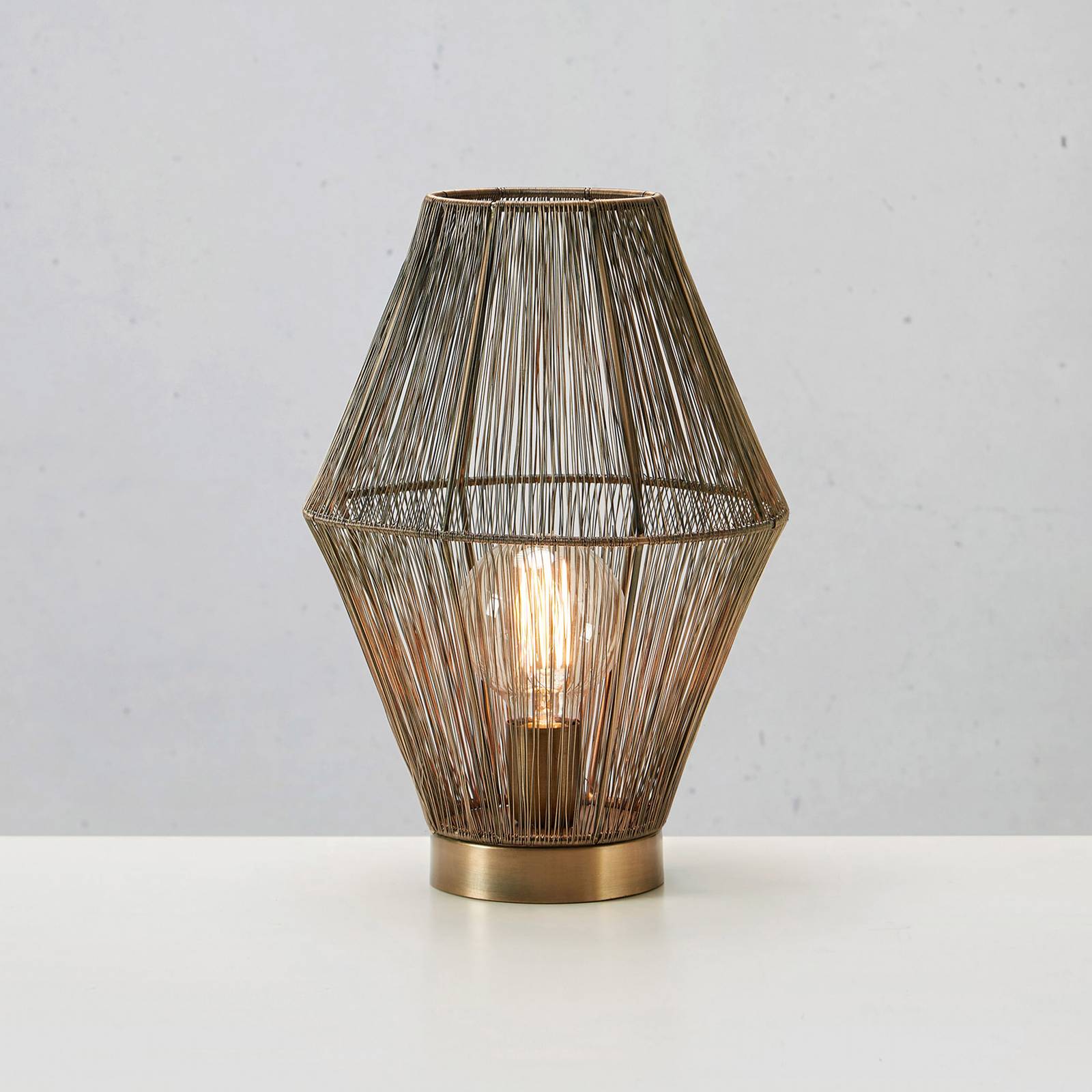 Image of Markslöjd Lampe à poser Casa, abat-jour métal, laiton ancien 7330024611269