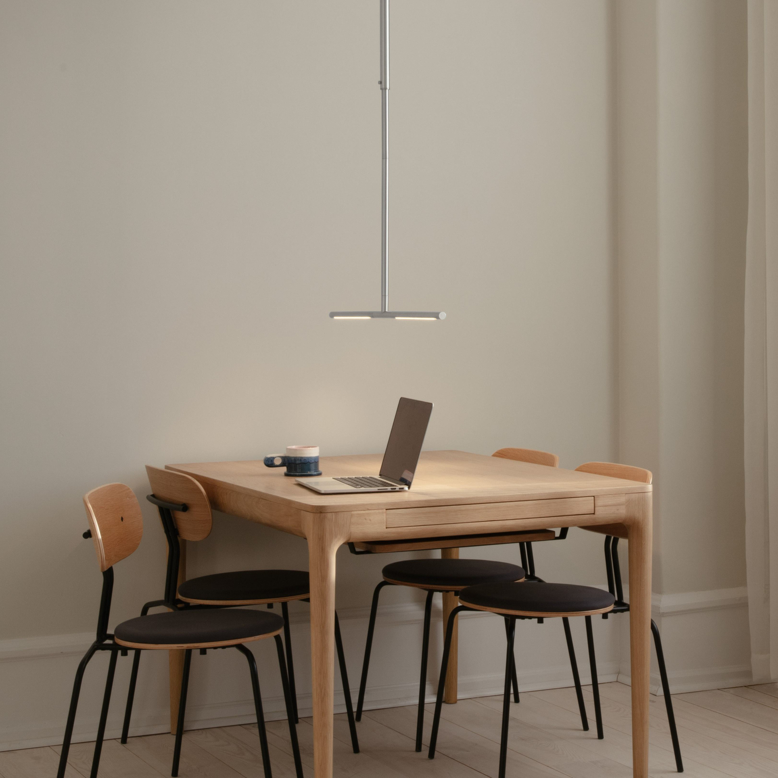 UMAGE Candeeiro suspenso LED Omni, cor de aço, 2 lâmpadas, 74 cm