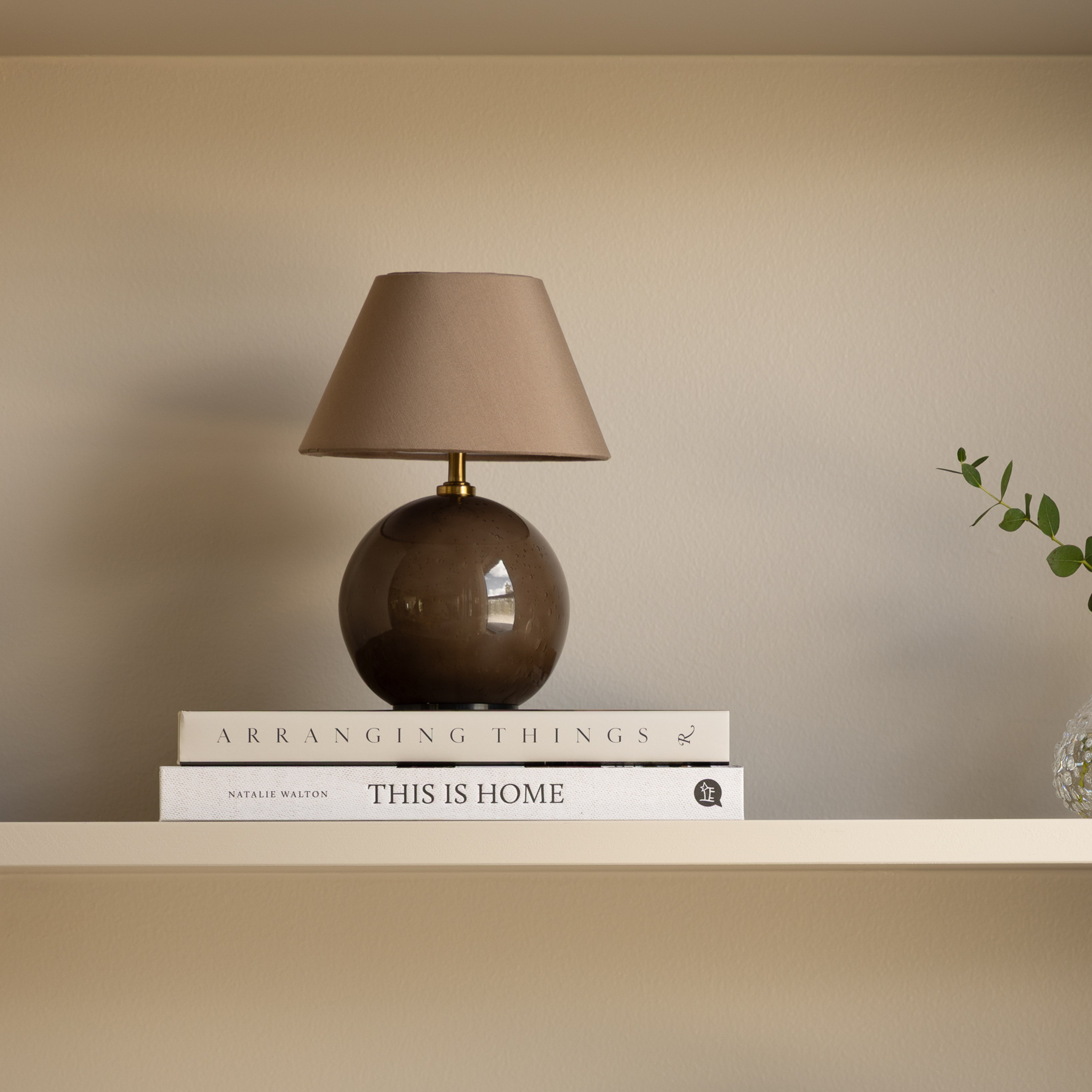 Iris 16 LED-Akku-Tischleuchte braun Textil - Globen Lighting