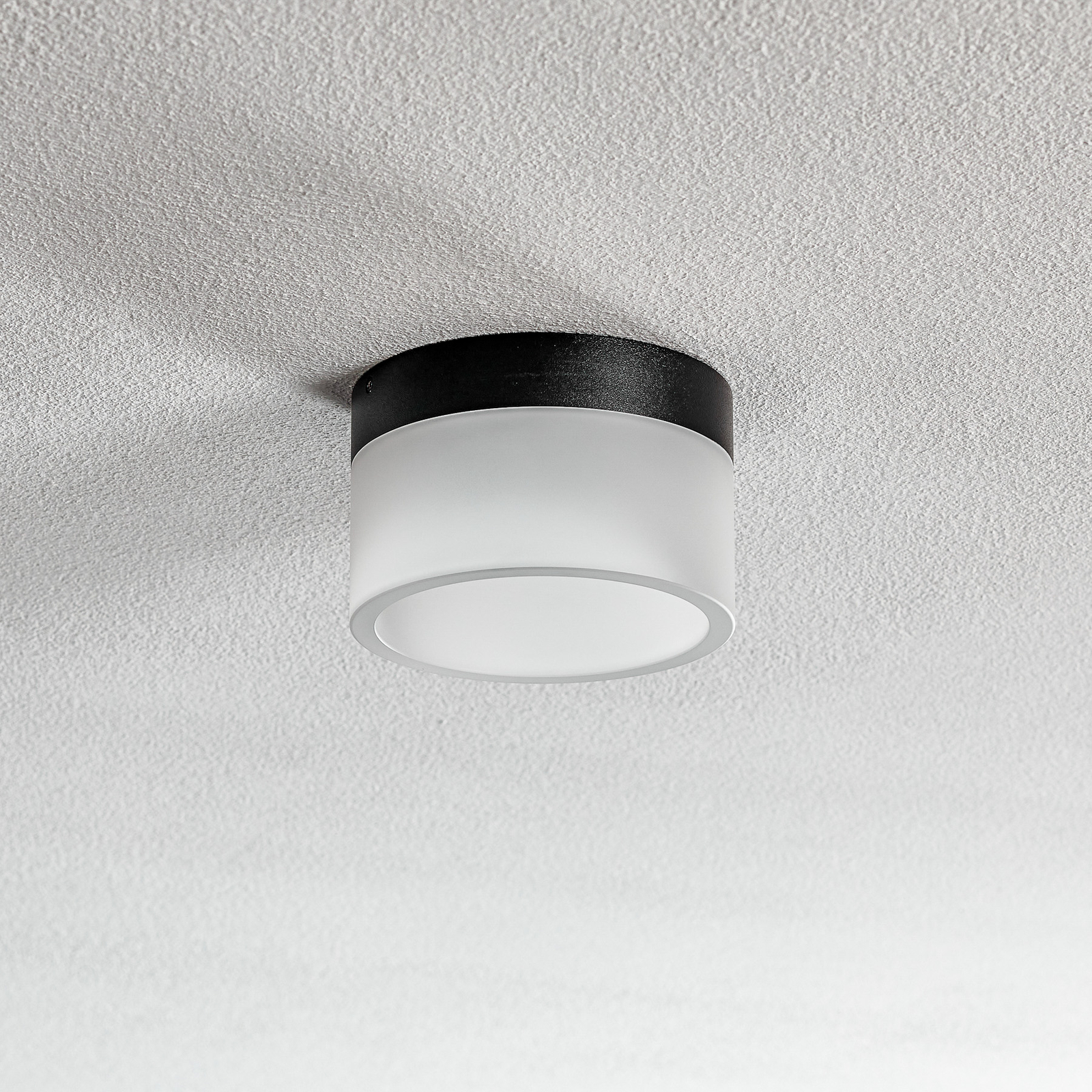 Helestra Liv LED plafondlamp, gesatineerd, Ø 15 cm