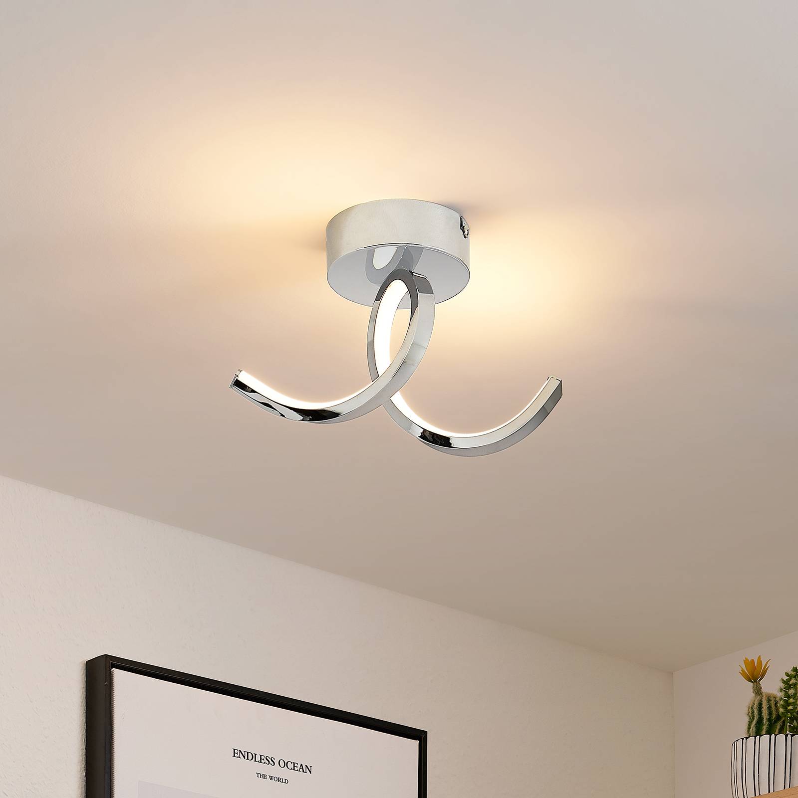 Lindby Seriala applique LED au design torsadé