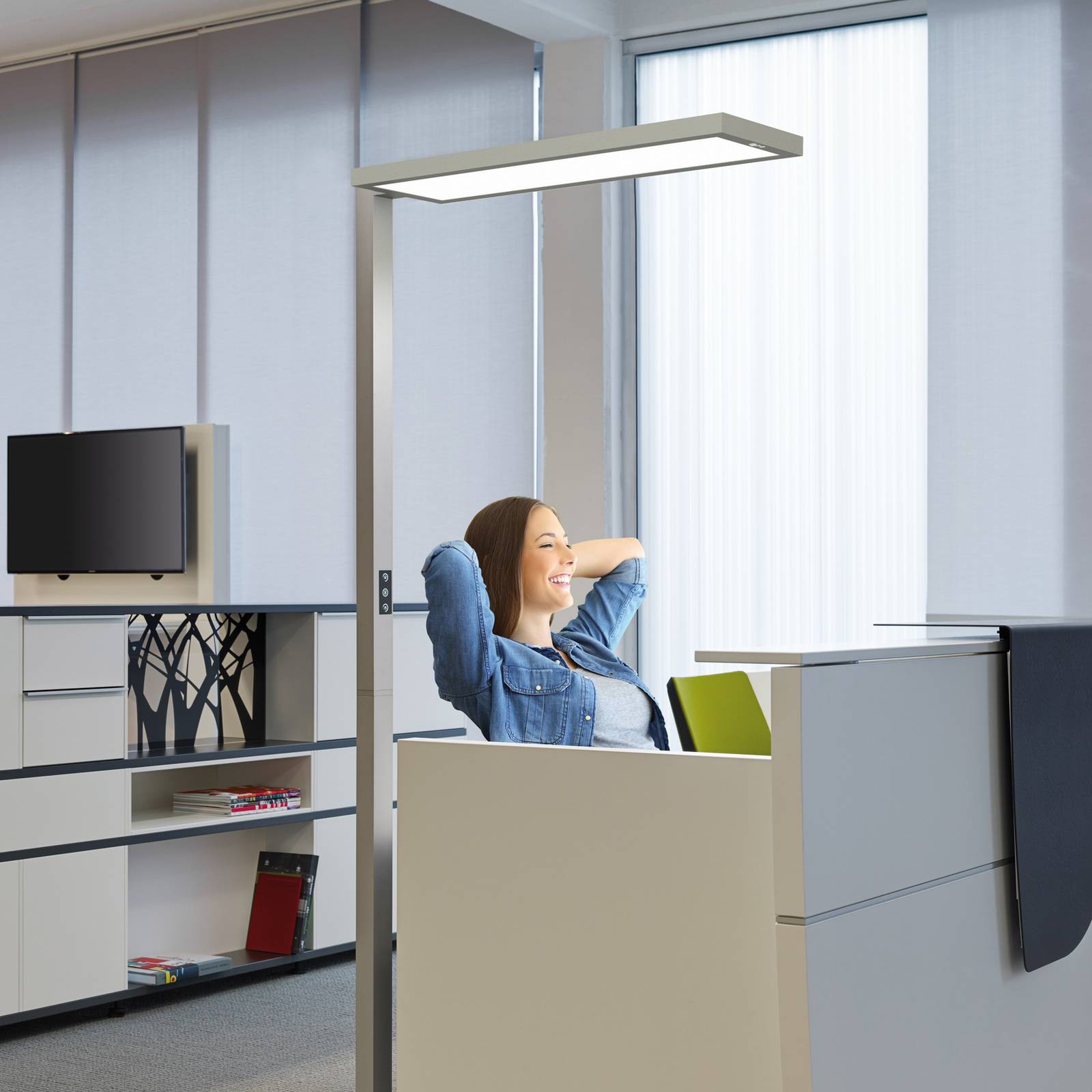 LED-Büro-Stehleuchte MAULsenja, silberfarben, Sensor, 196 cm günstig online kaufen