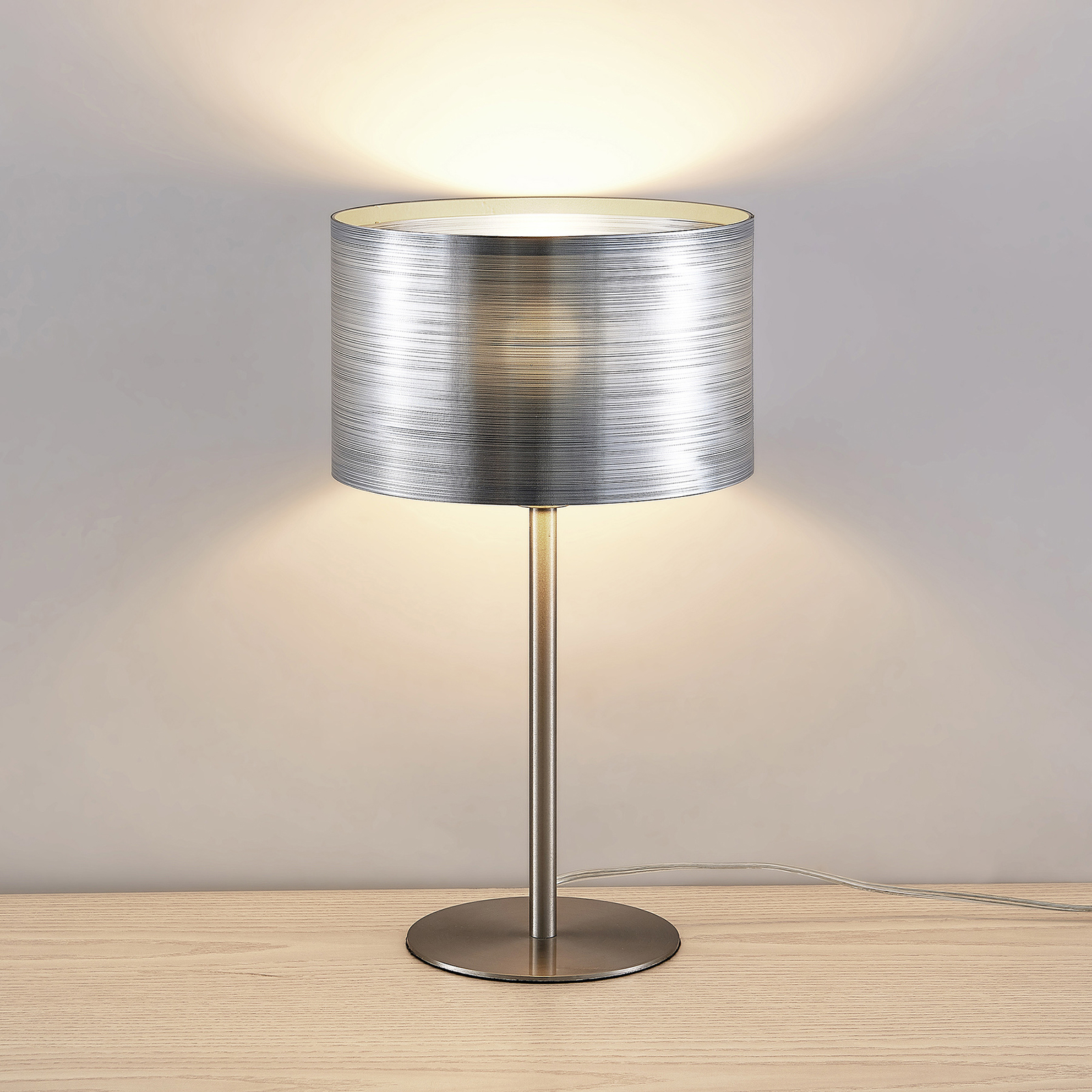 Lindby Dexin lámpara de mesa, plata metálica