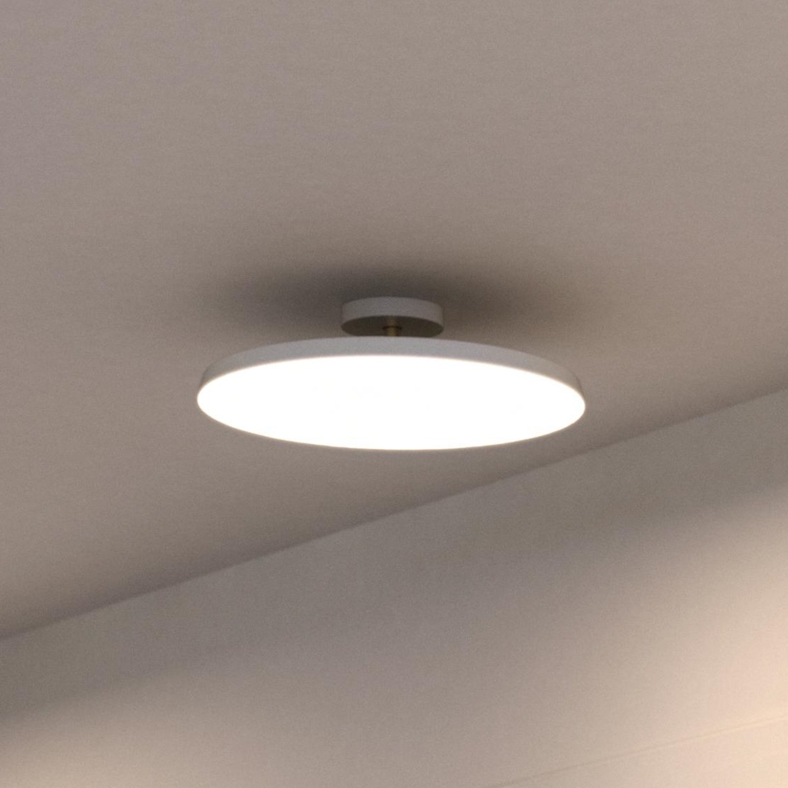 LED plafondlamp Kaito 2 Pro, Ø 40 cm, wit, afstand