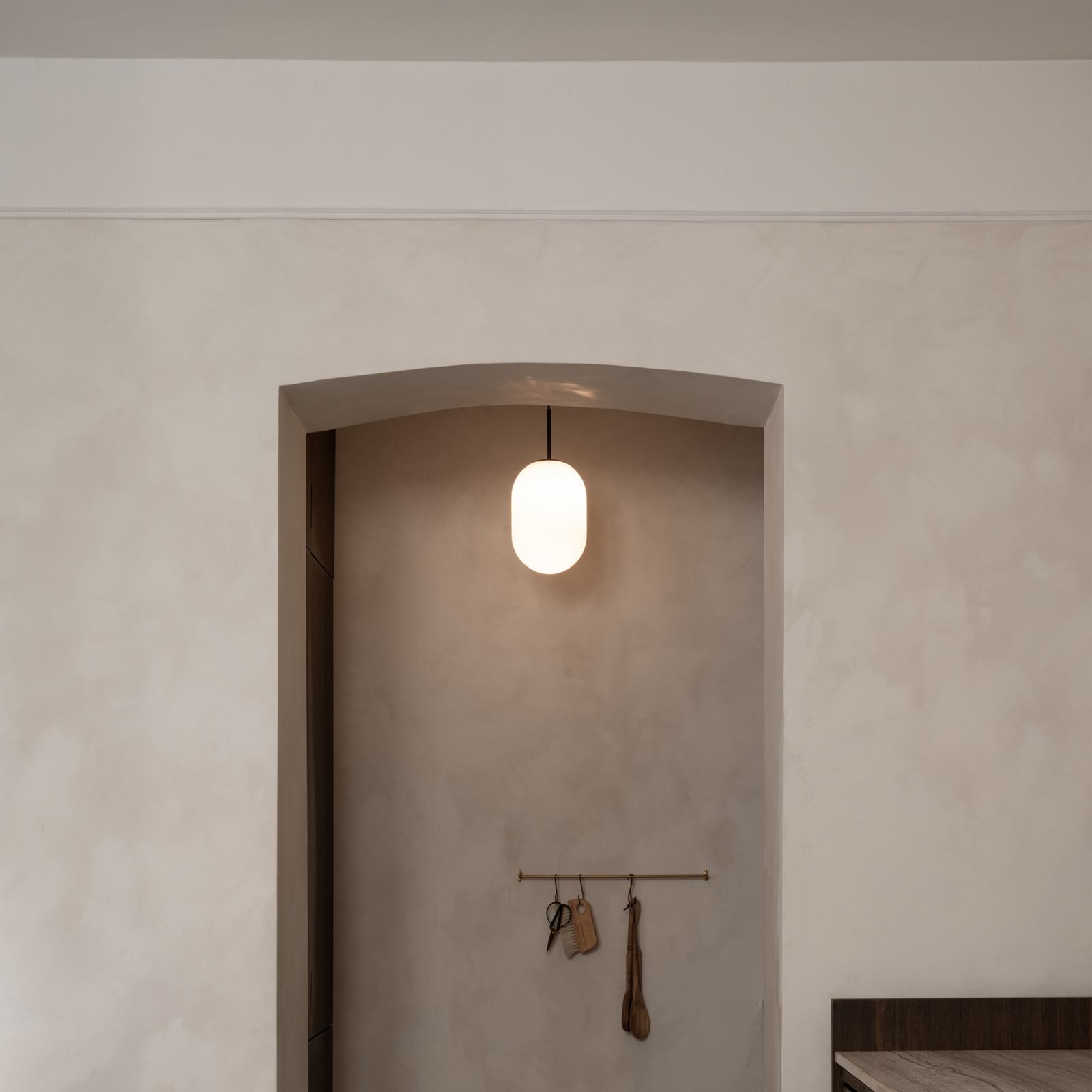 Noor Hängeleuchte, Ø 18 cm, opal/schwarz, Glas - Watt & Veke