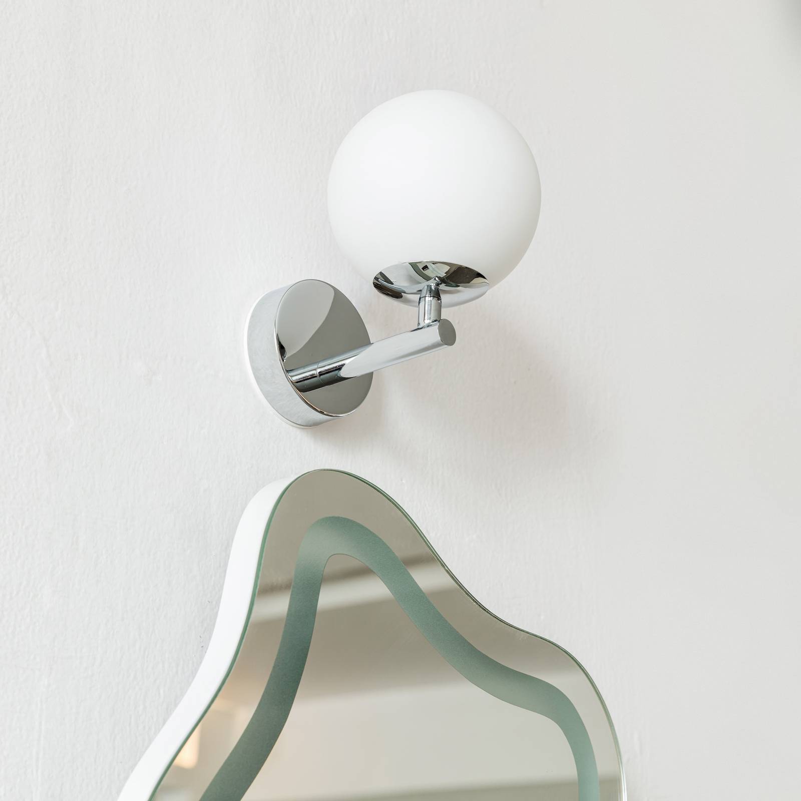 Arcchio Maviris applique bain LED, sphère, verre