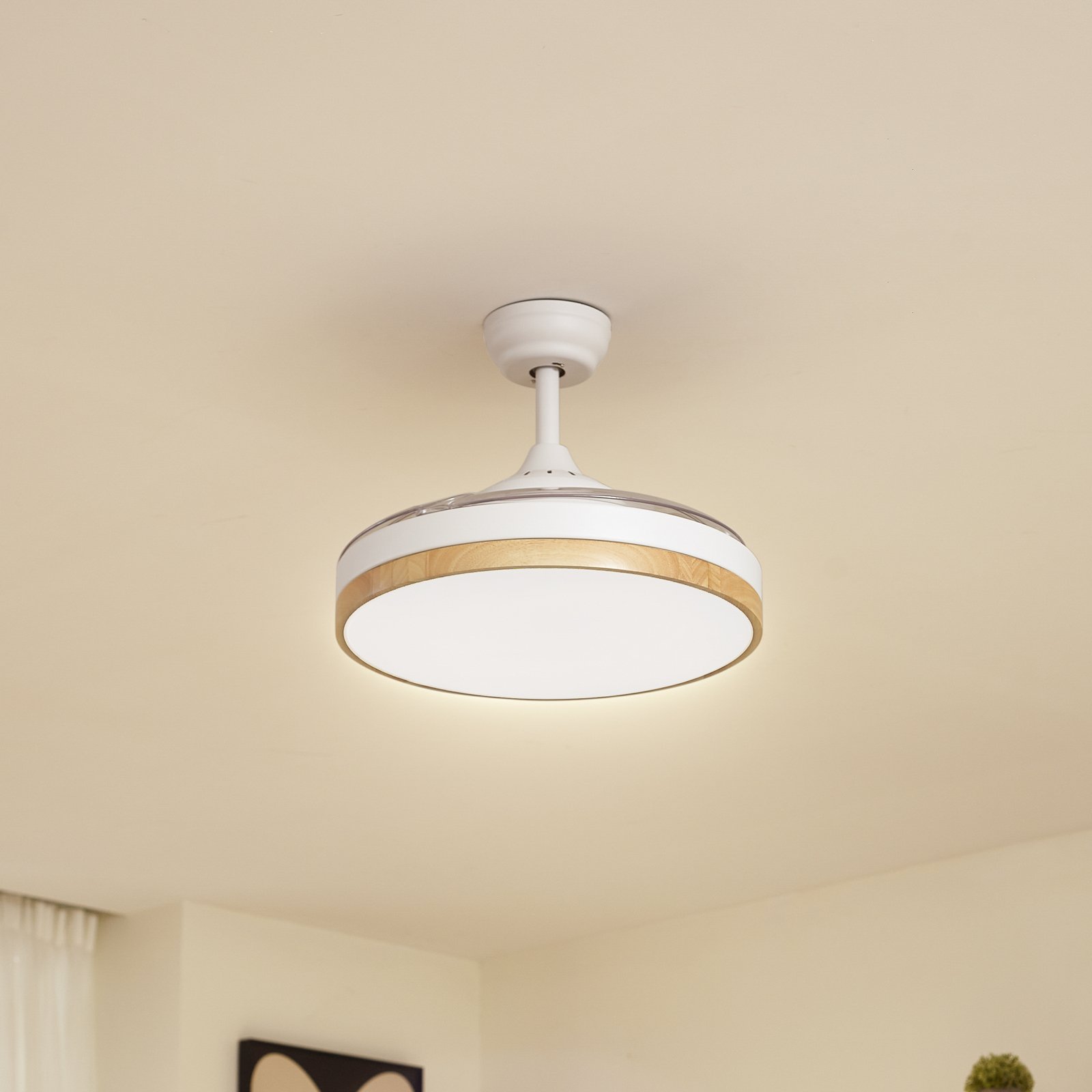 Lindby LED griestu ventilators Oras, balts, DC, kluss, Ø 107 cm