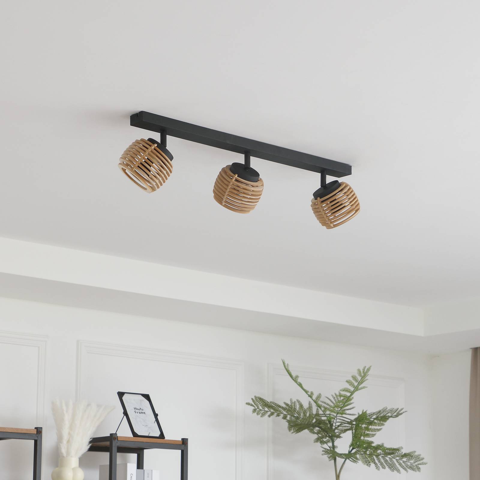 Image of Plafoniera Lindby Ediz a 3 luci, paralumi in legno multistrato