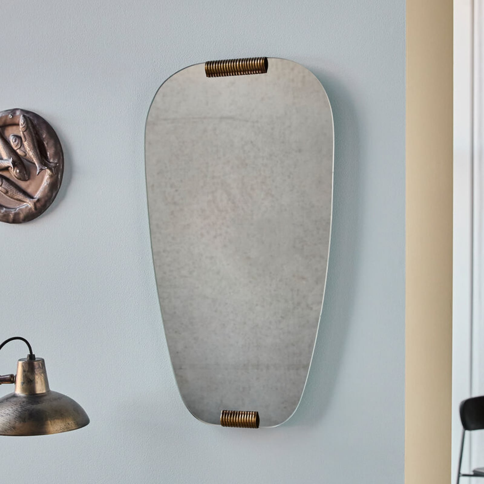 Specchio da parete HDClips, 58 x 32 cm, dettagli dorati - House Doctor