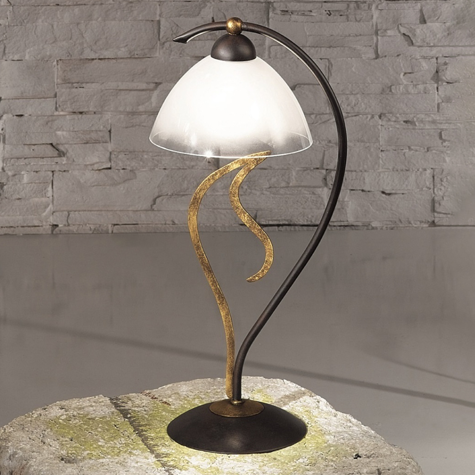 Lampada tavolo Amabile, ruggine-oro paralume vetro