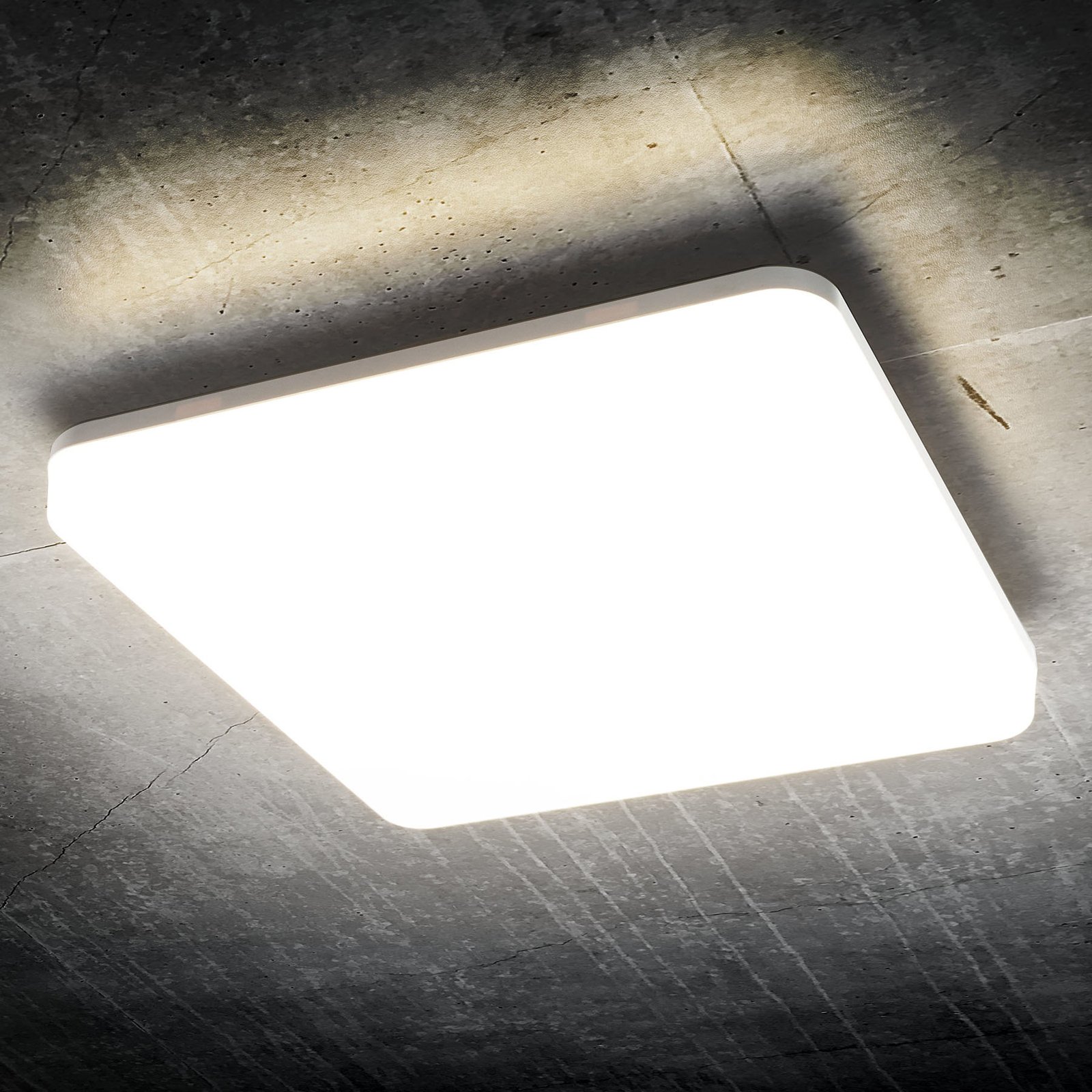 Pronto LED ceiling light, angular, 28 x 28 cm