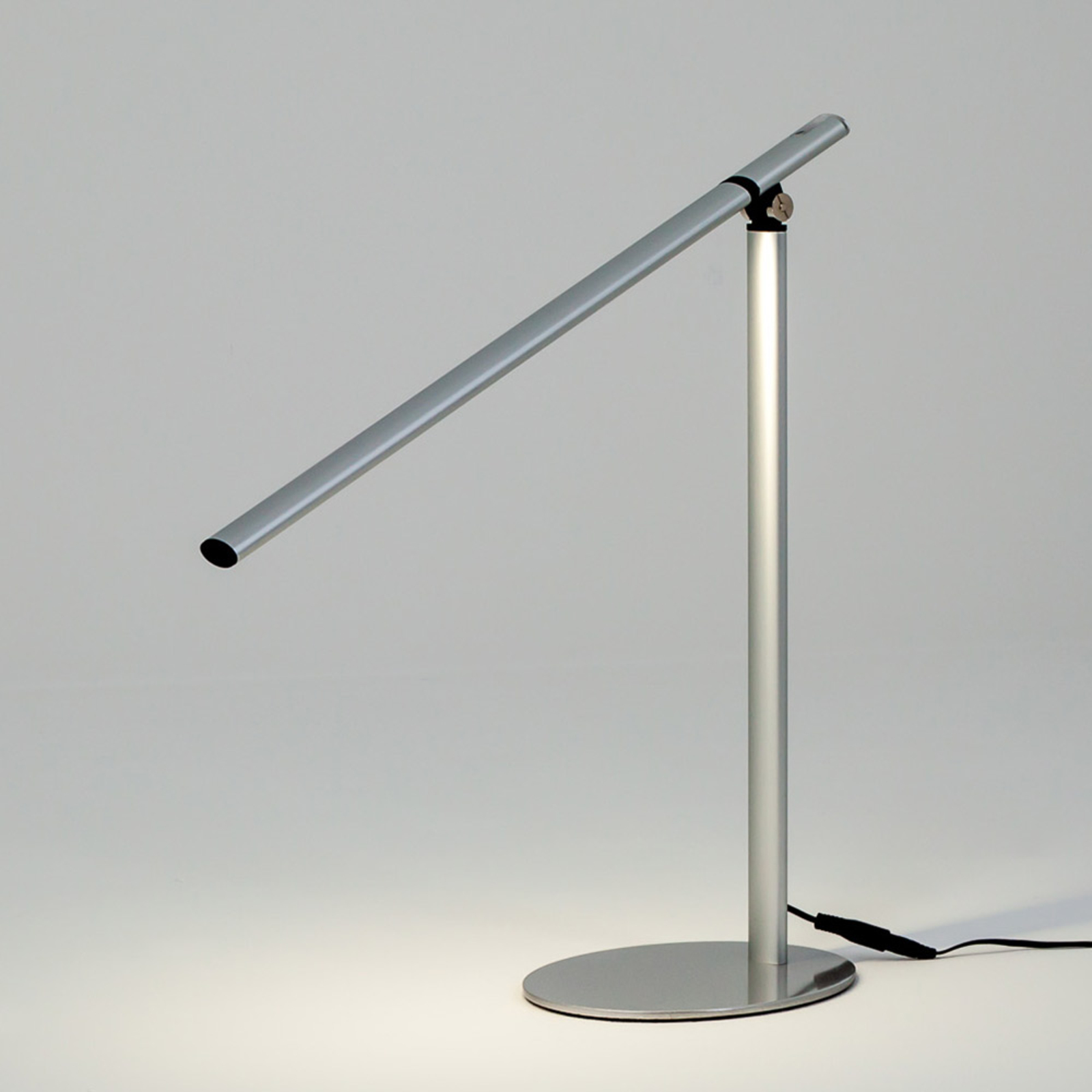 Lampada LED da tavolo Kolja in grigio argento