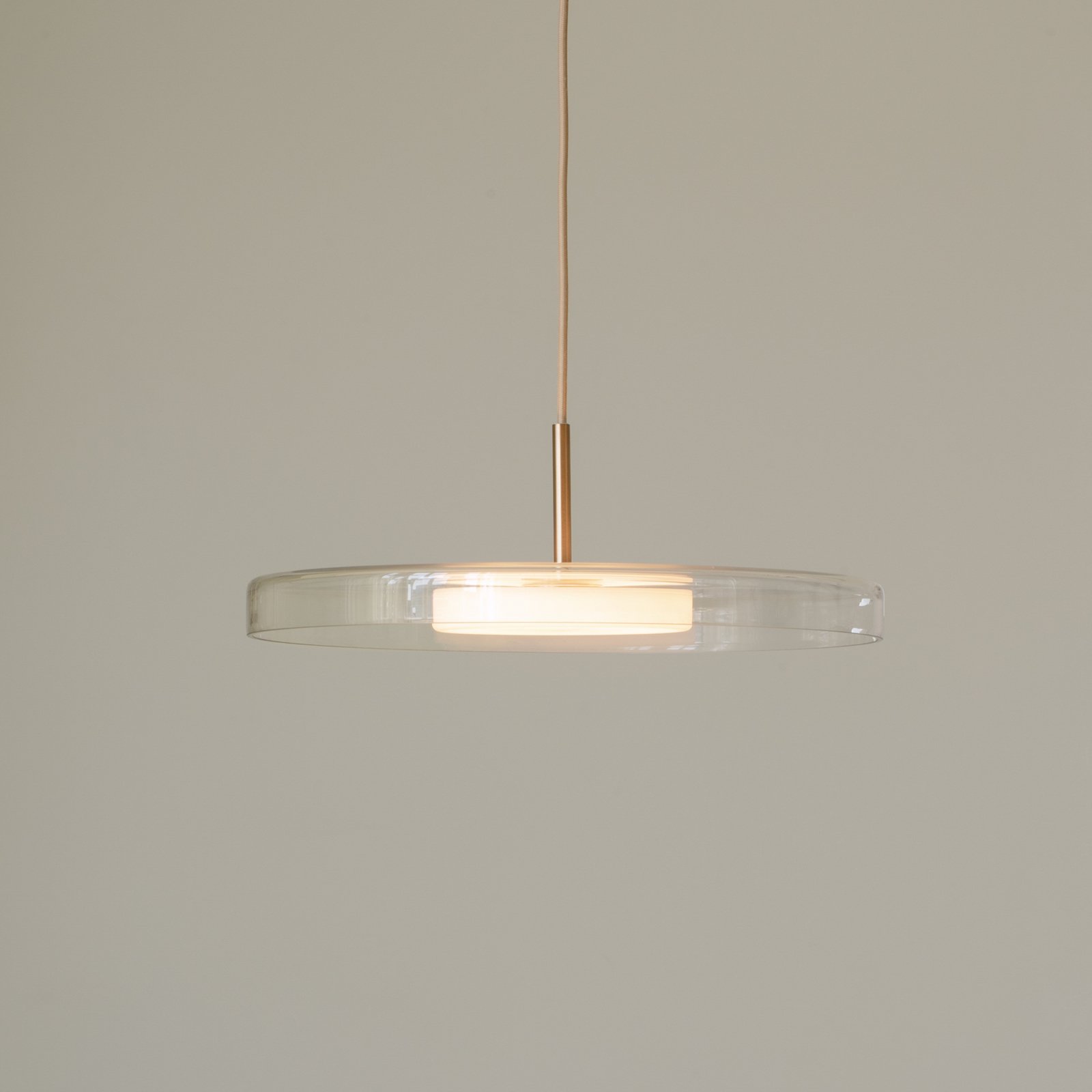 UMAGE LED-Hängelampe Asteria Mini messing Glas/Metall Ø 31cm