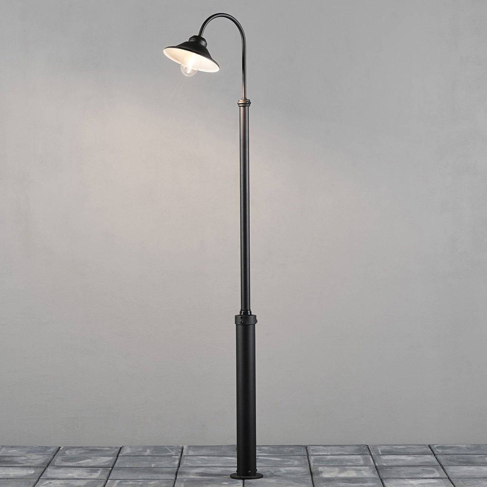 Lampe pour mât Vega, noire, à 1 lampe, 240 cm