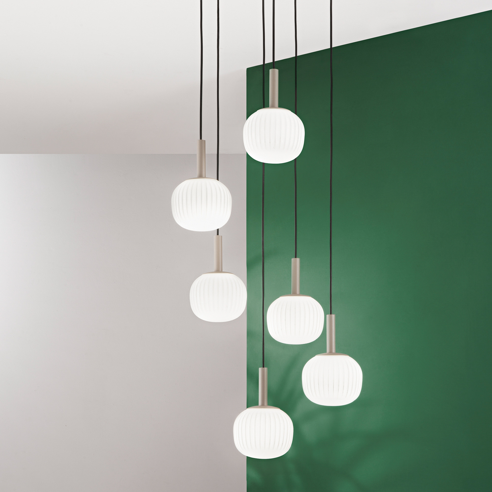 Hängelampe Eris, Länge 51 cm, braun/weiß, Metall/Glas 6-flg.