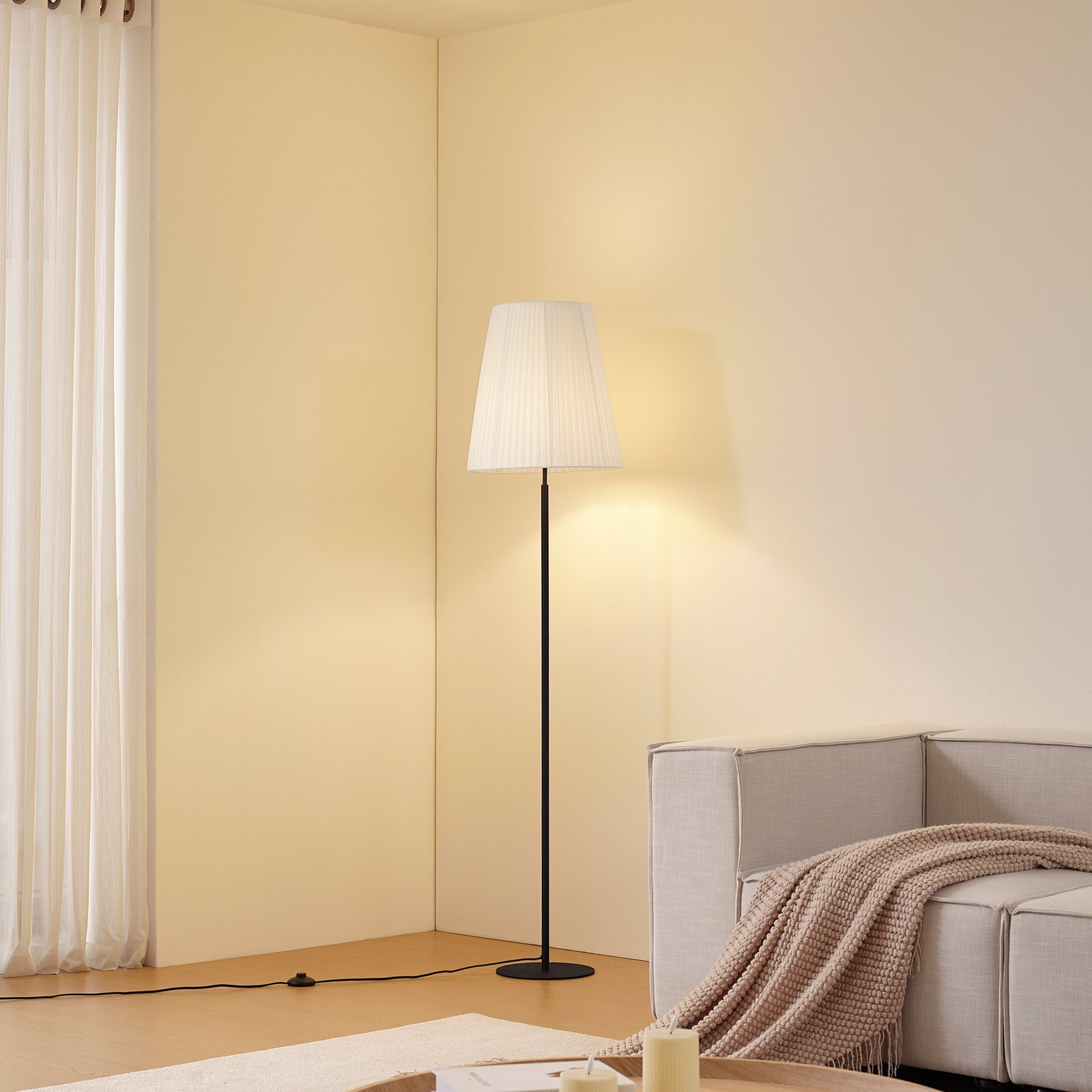 Lindby Virelle floor lamp, black/white, textile, height 170 cm