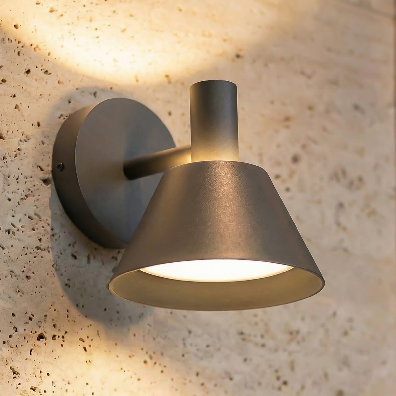 Tabena LED-utomhusvägglampa, svart, IP44, CCT – Lucande - Modern - Aluminium - Rund | Produkter - Utomhusbelysning | Lampspecialisterna