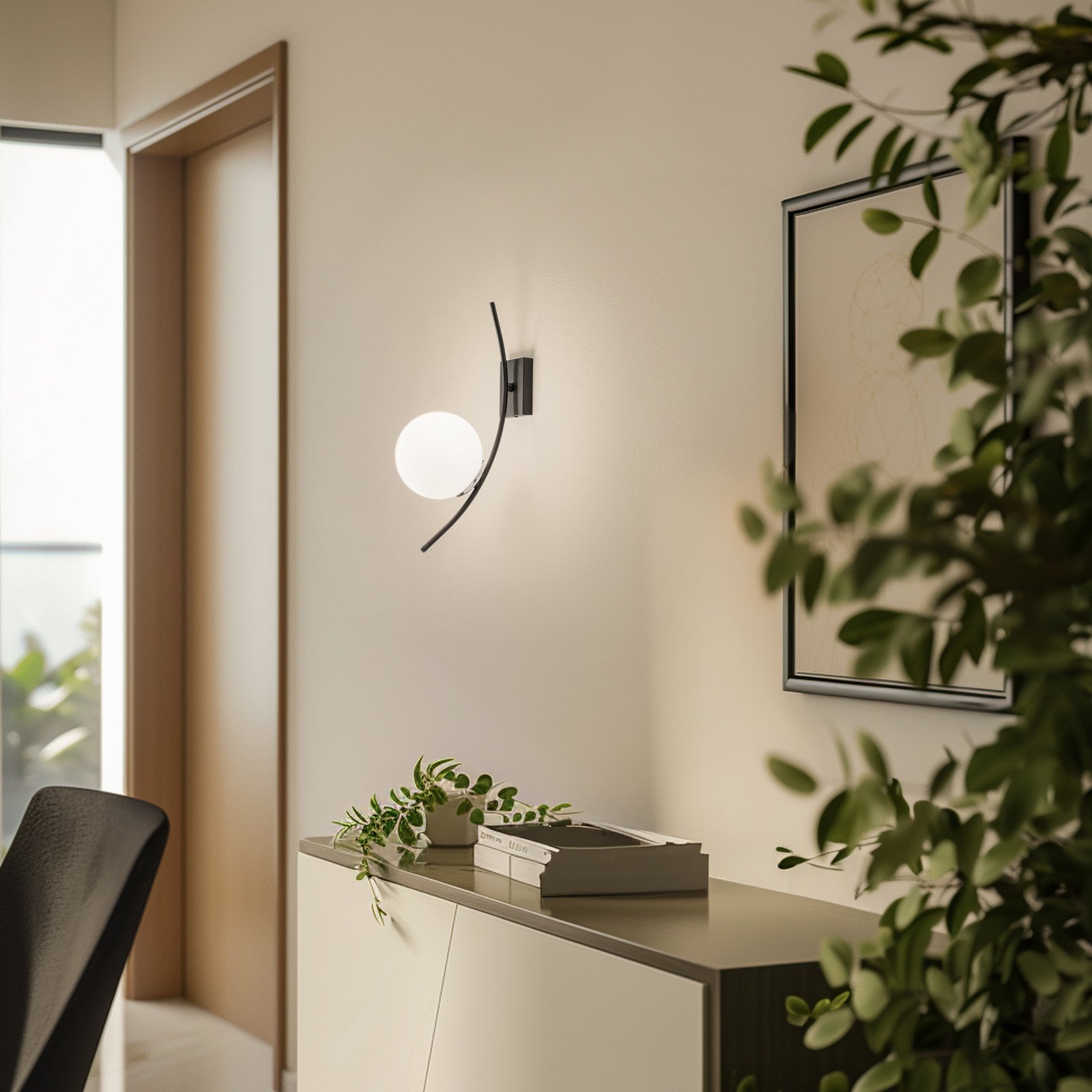Aplique de pared Hilal 3821, negro, cristal opalino, altura 44 cm