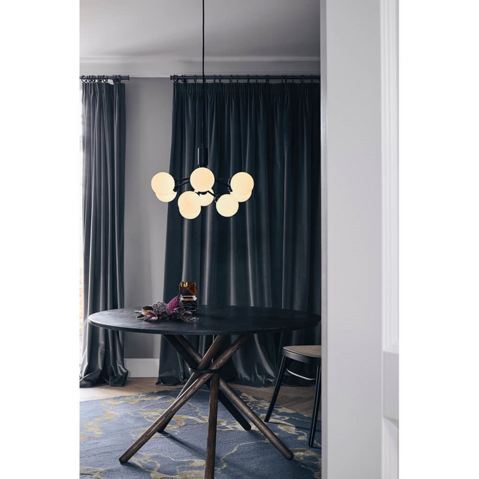 Apiales 9 Chandelier Satin Negro/Ópalo Blanco - Nuura