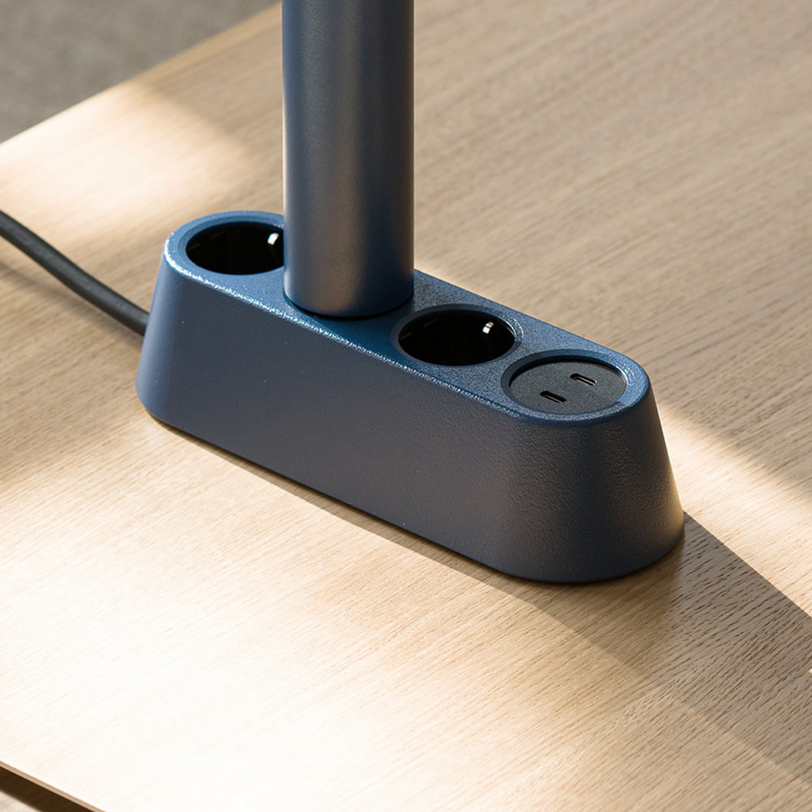 Prise NOMAD BLOCK bleue 3x type F + USB - Forming Function Prise NOMAD BLOCK bleue 3x type F + USB - Forming Function