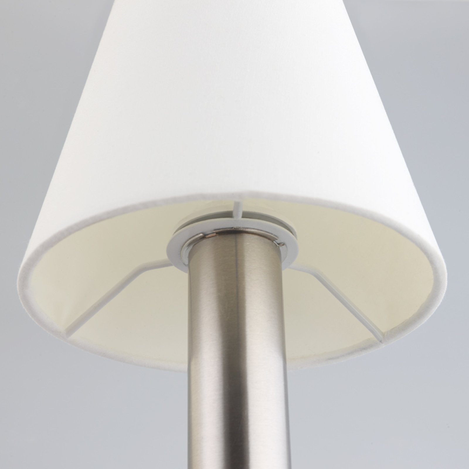 Hanno Table Lamp White/Nickel - Lindby