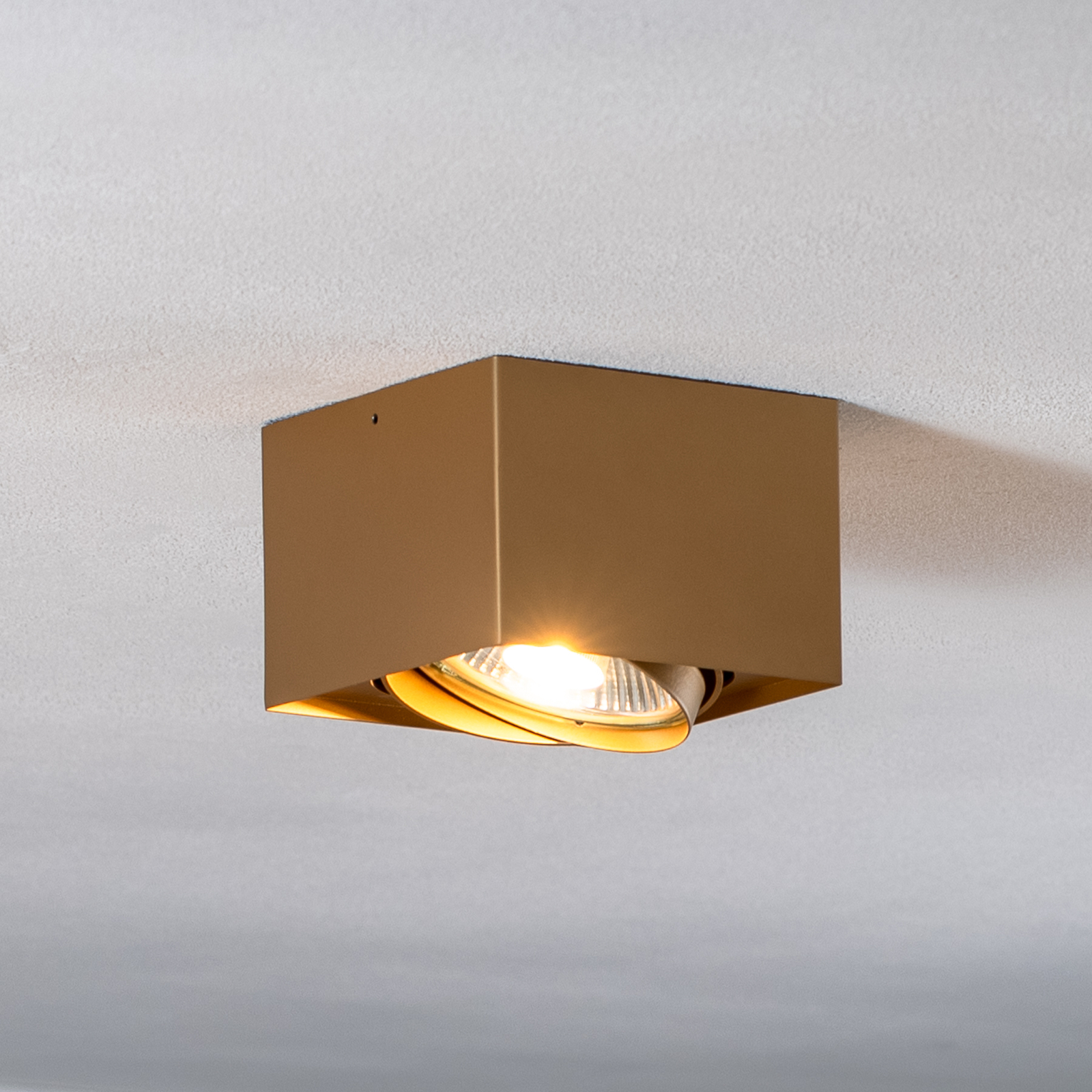 Foco de techo Riesta, oro, 1 luz