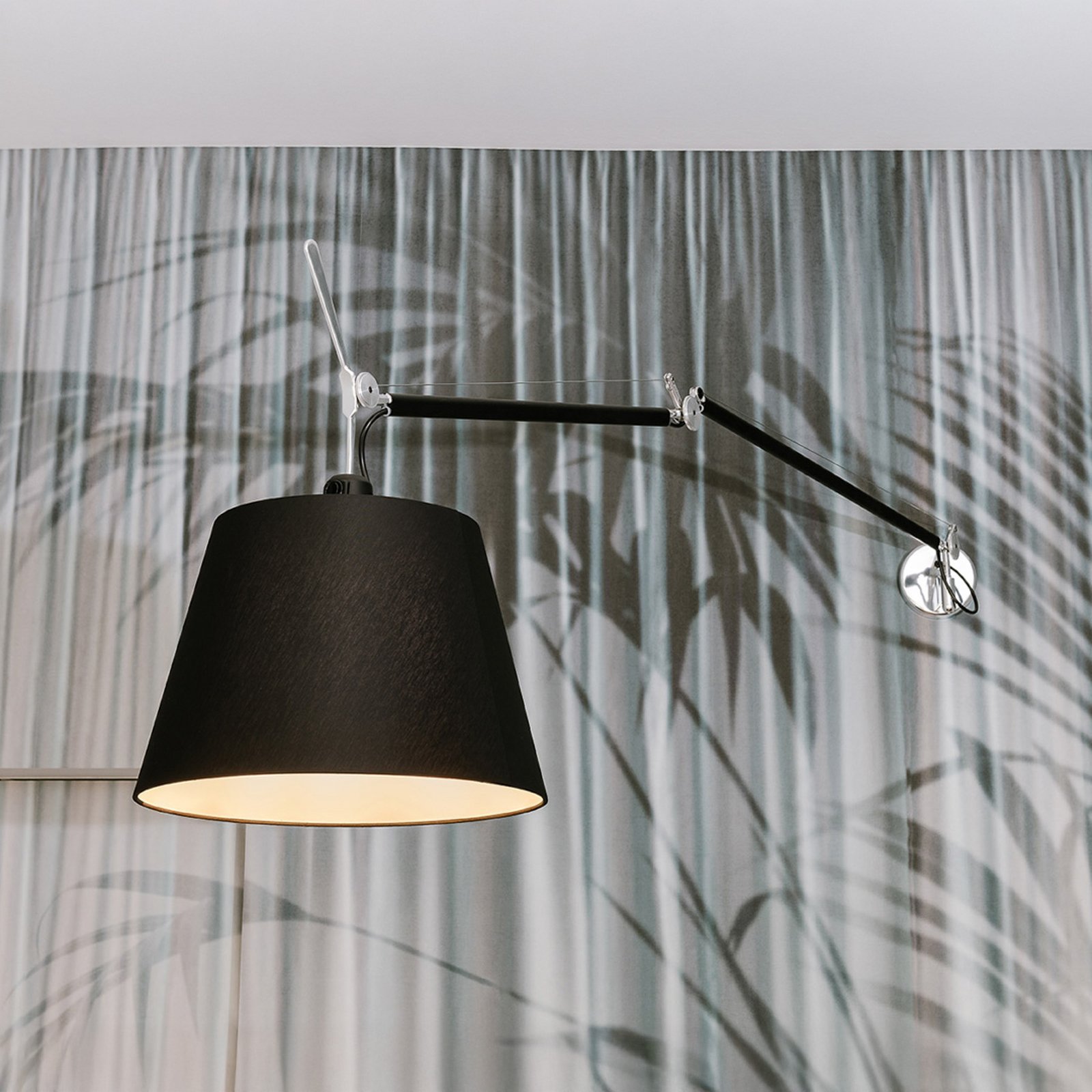 Artemide Tolomeo Mega pritrditev na steno