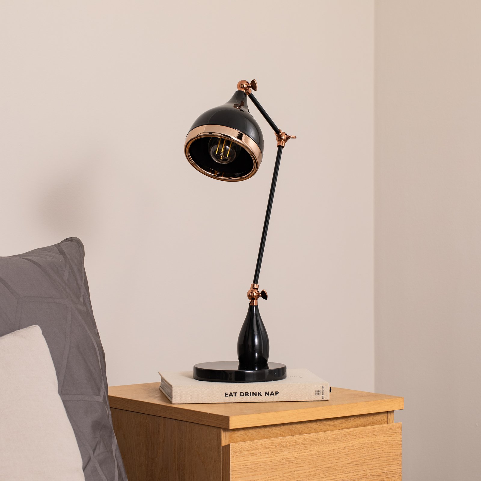 Lampada da tavolo Yildo 7015, nero/rame, metallo, altezza 50 cm