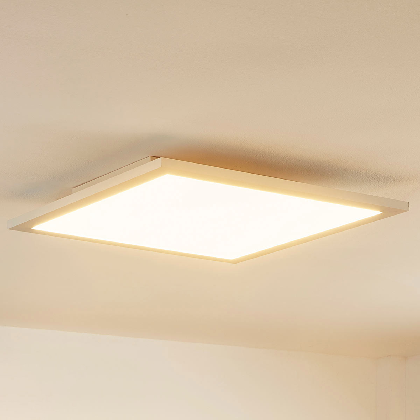 Arcchio Kvadratisk LED-takpanel Enja, utenp?liggende - Hvit / opal