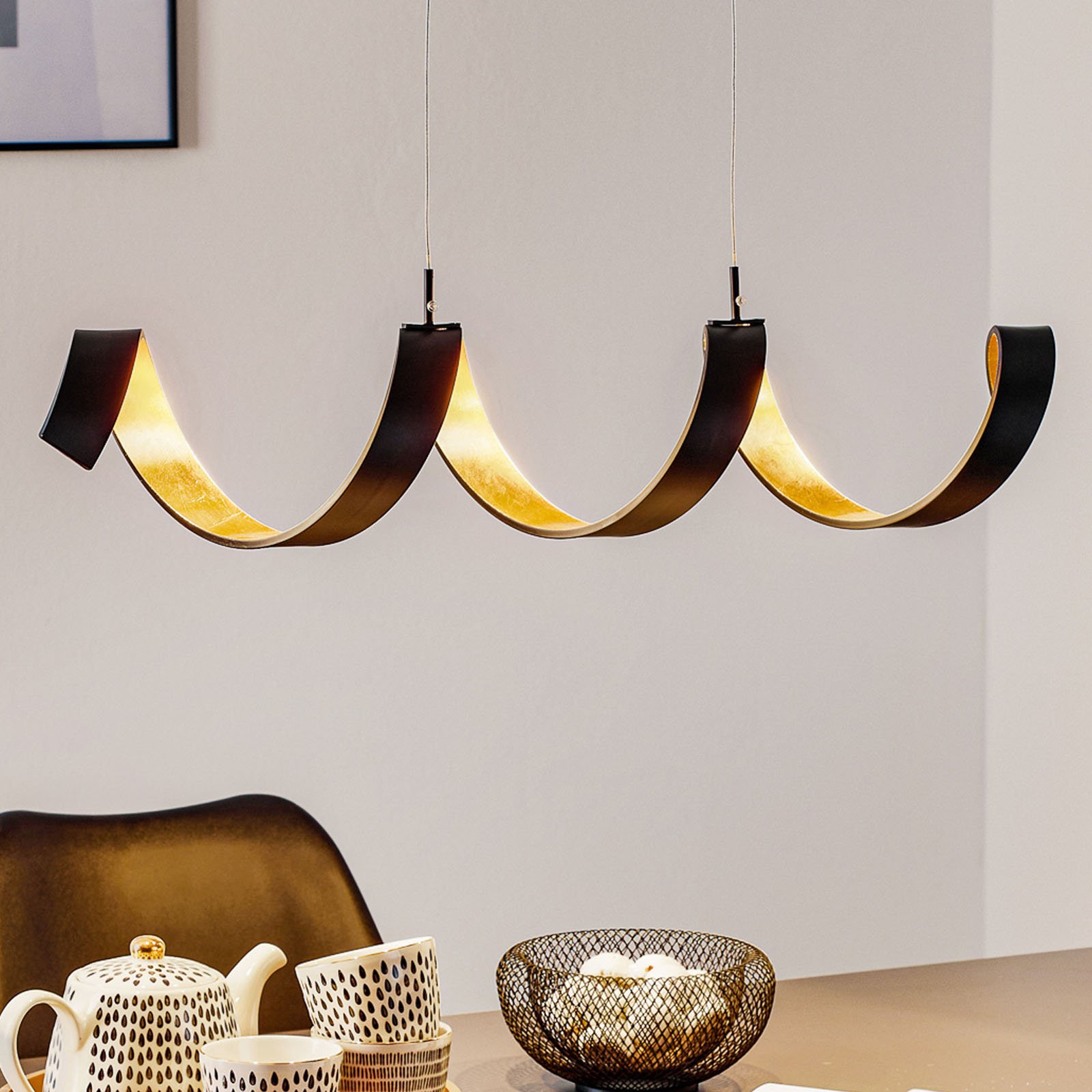 LED pendant light Helix, black-gold