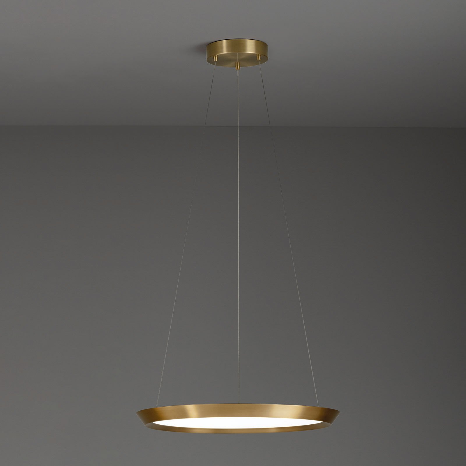 LEDS-C4 Saturn lampă susp. LED alamă satin Ø 60cm