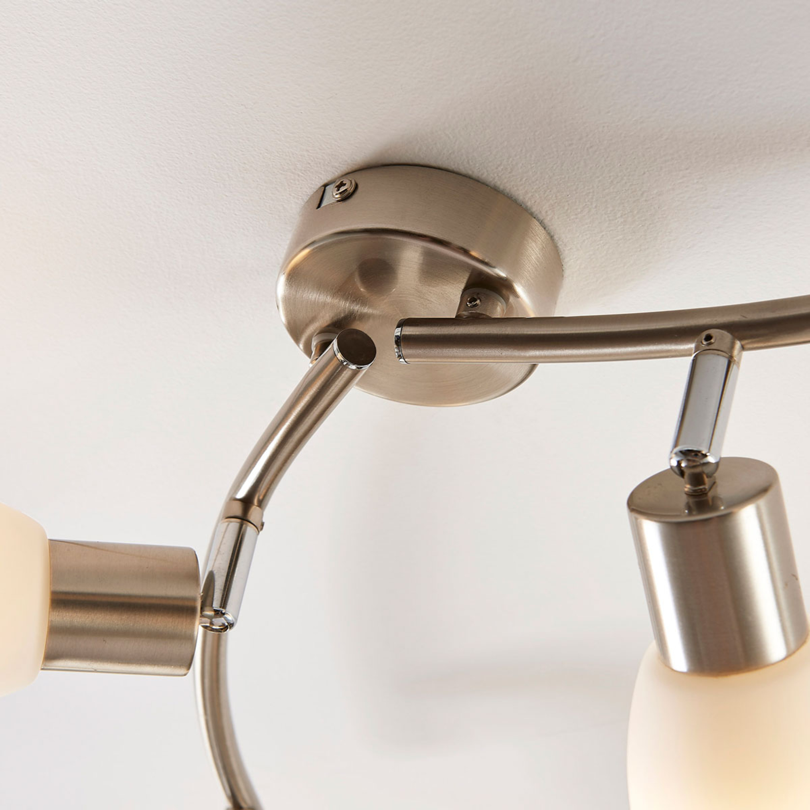 Arda 4 Ceiling Lamp L70 Stainless Steel/Opal - Lindby