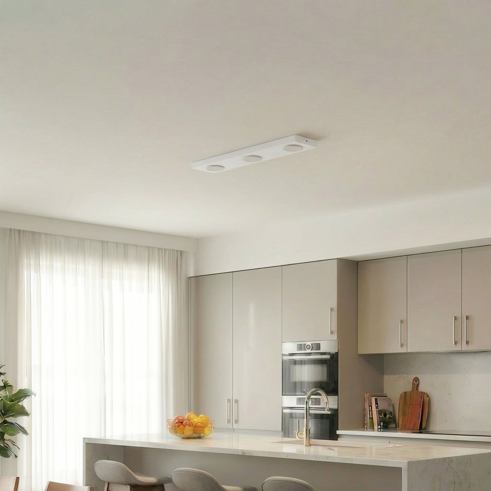 Plafonnier Hero, blanc, 55 x 12 cm, à 3 lampes, métal, GX53 Plafonnier Hero, blanc, 55 x 12 cm, à 3 lampes, métal, GX53