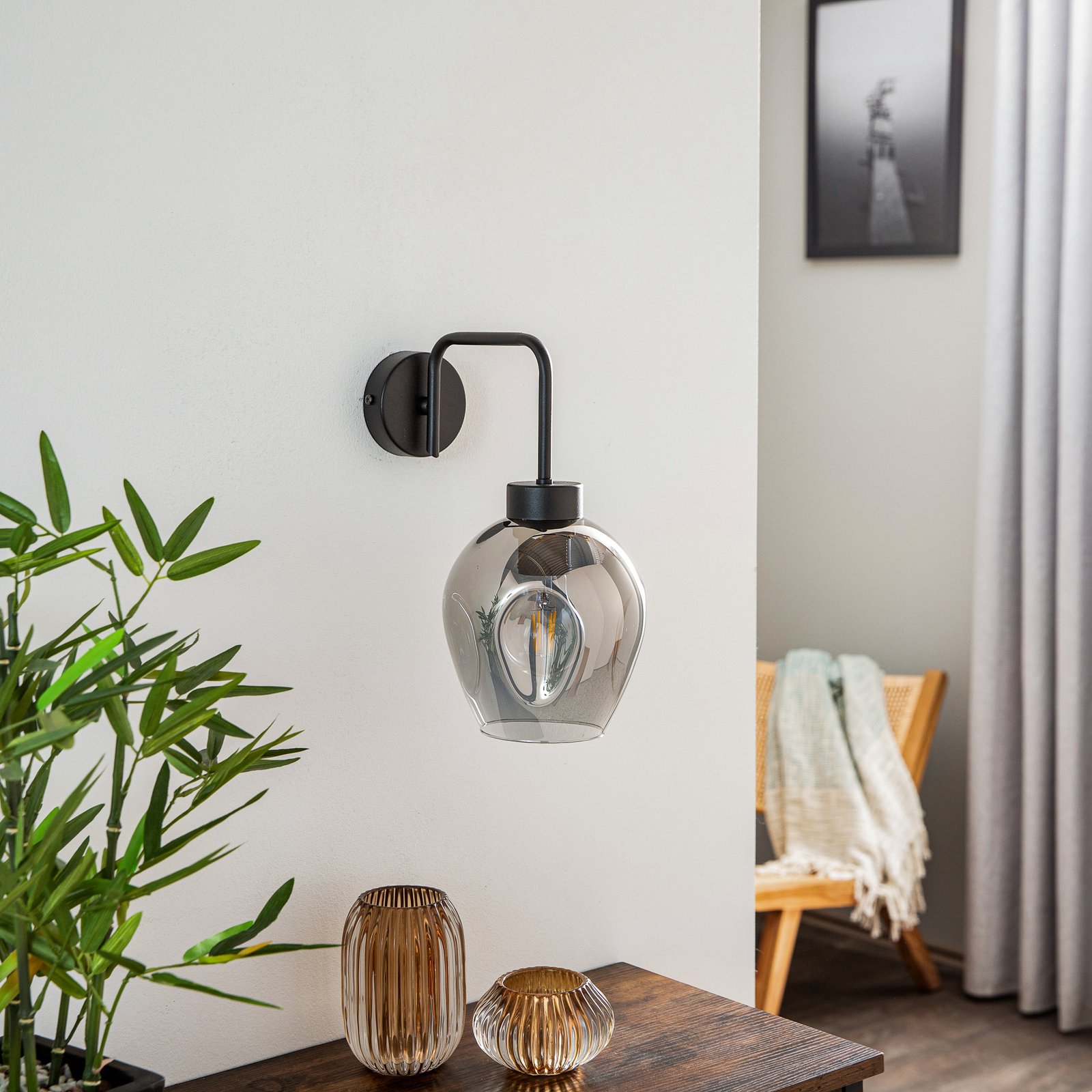 Lukka wall light, one-bulb, black/graphite