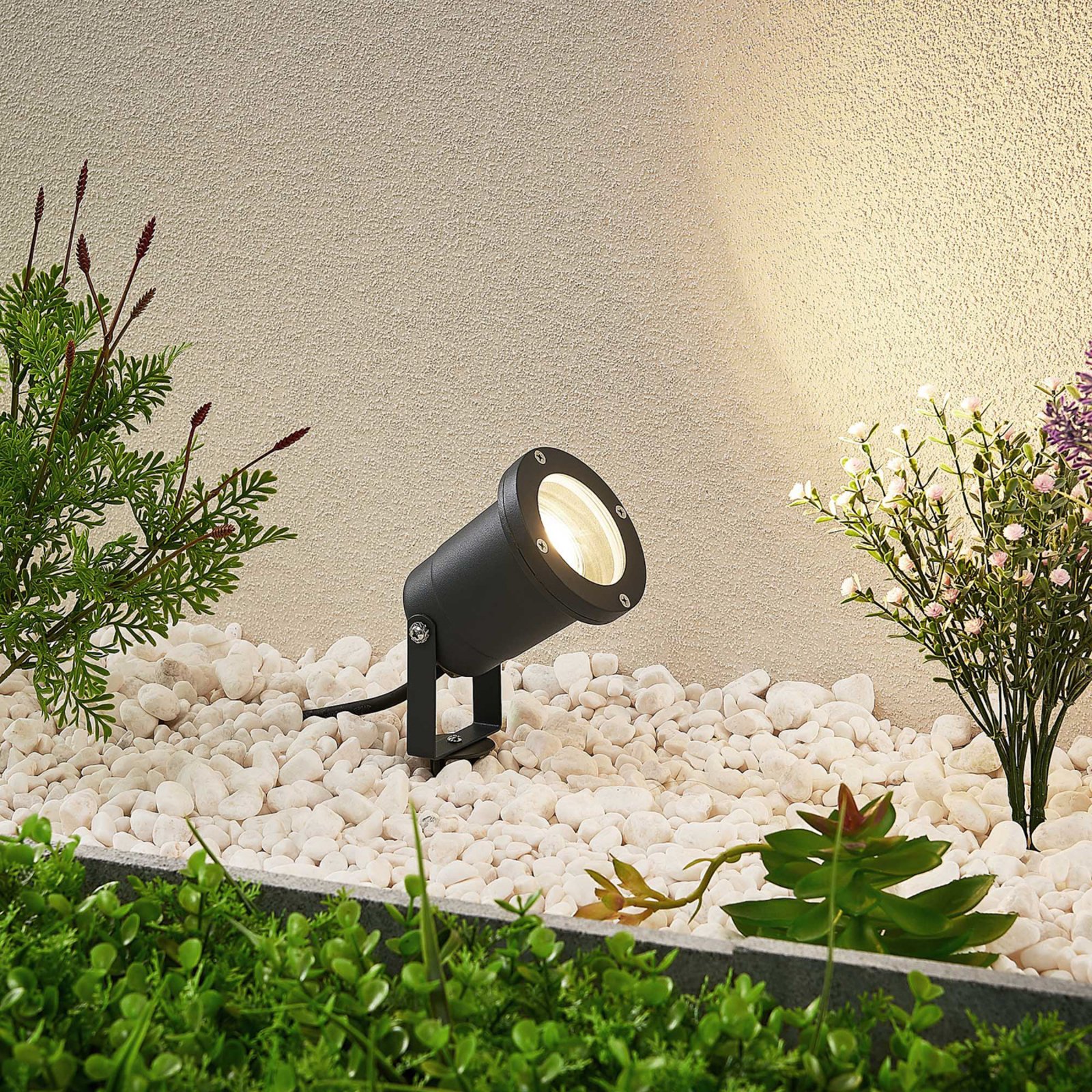 Nielas Outdoor Spot w/Spike Black - Lindby