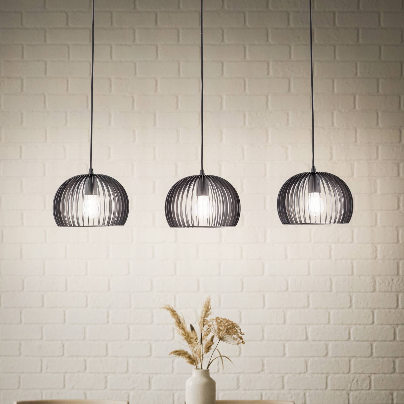Lindby suspension Jusra, noir, métal, 3 lampes, 99cm
