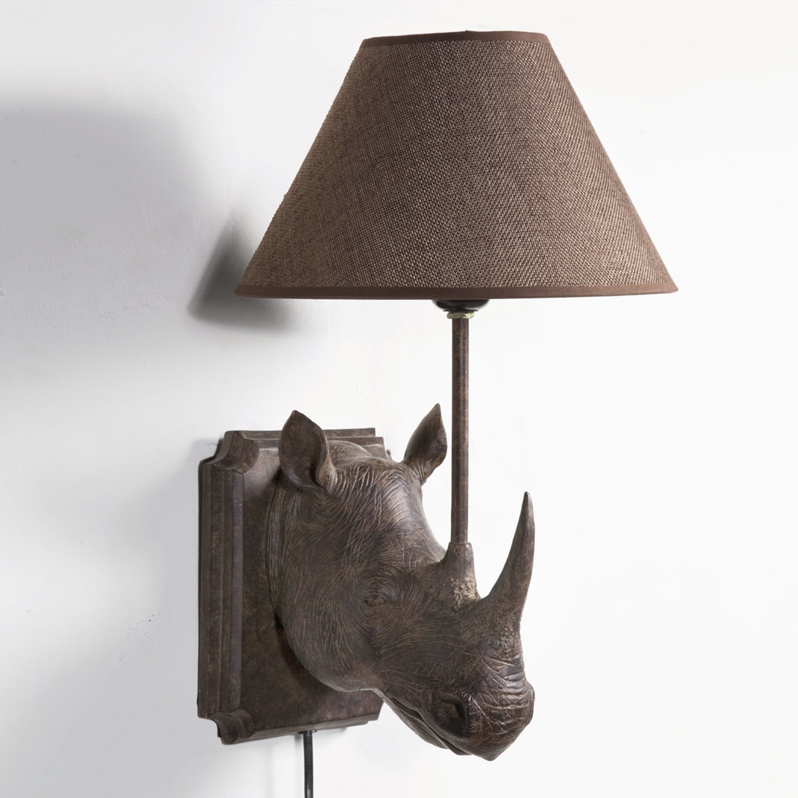Kare KARE RHINO wall light with that certain something, for Living / Dining Room, linen, polyresin, metal, E27, 60 W, energy efficiency: A++, W: 24.5 cm, H: 39.5 cm