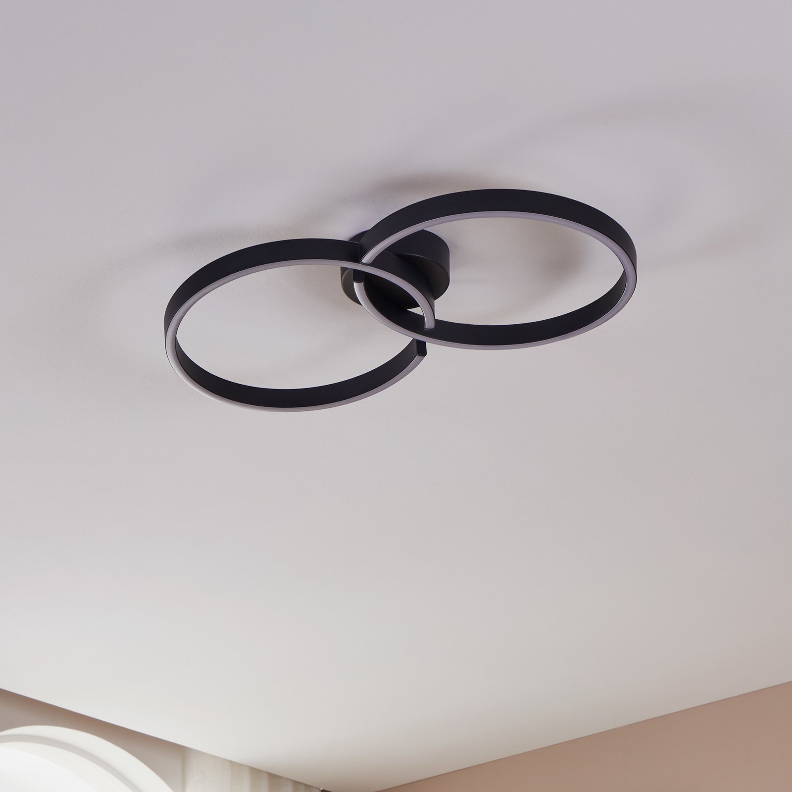 LED-Deckenlampe Armandolo, schwarz, Länge 67 cm, CCT, RGB