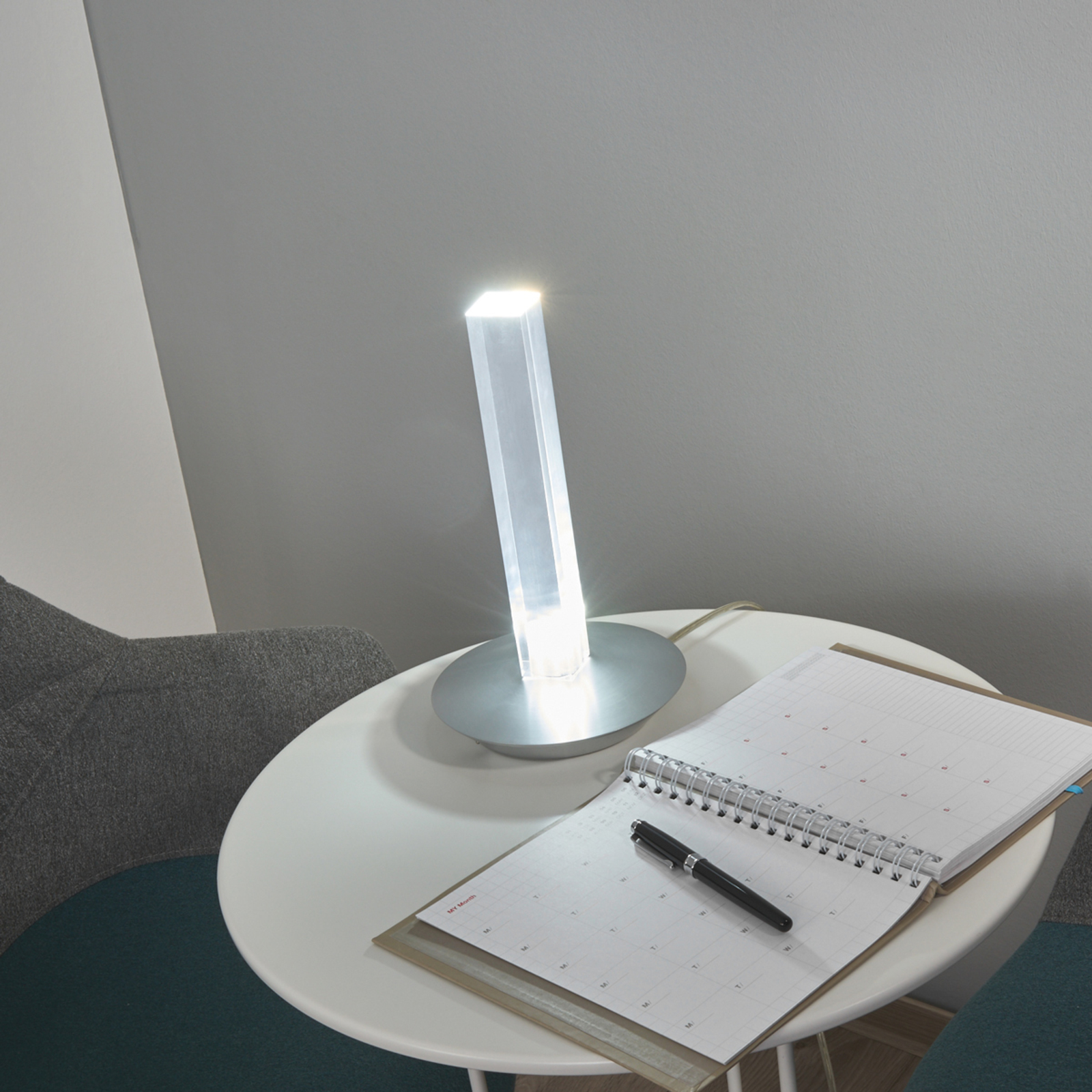 Oluce Cand-LED - nastrojowa lampa stołowa LED