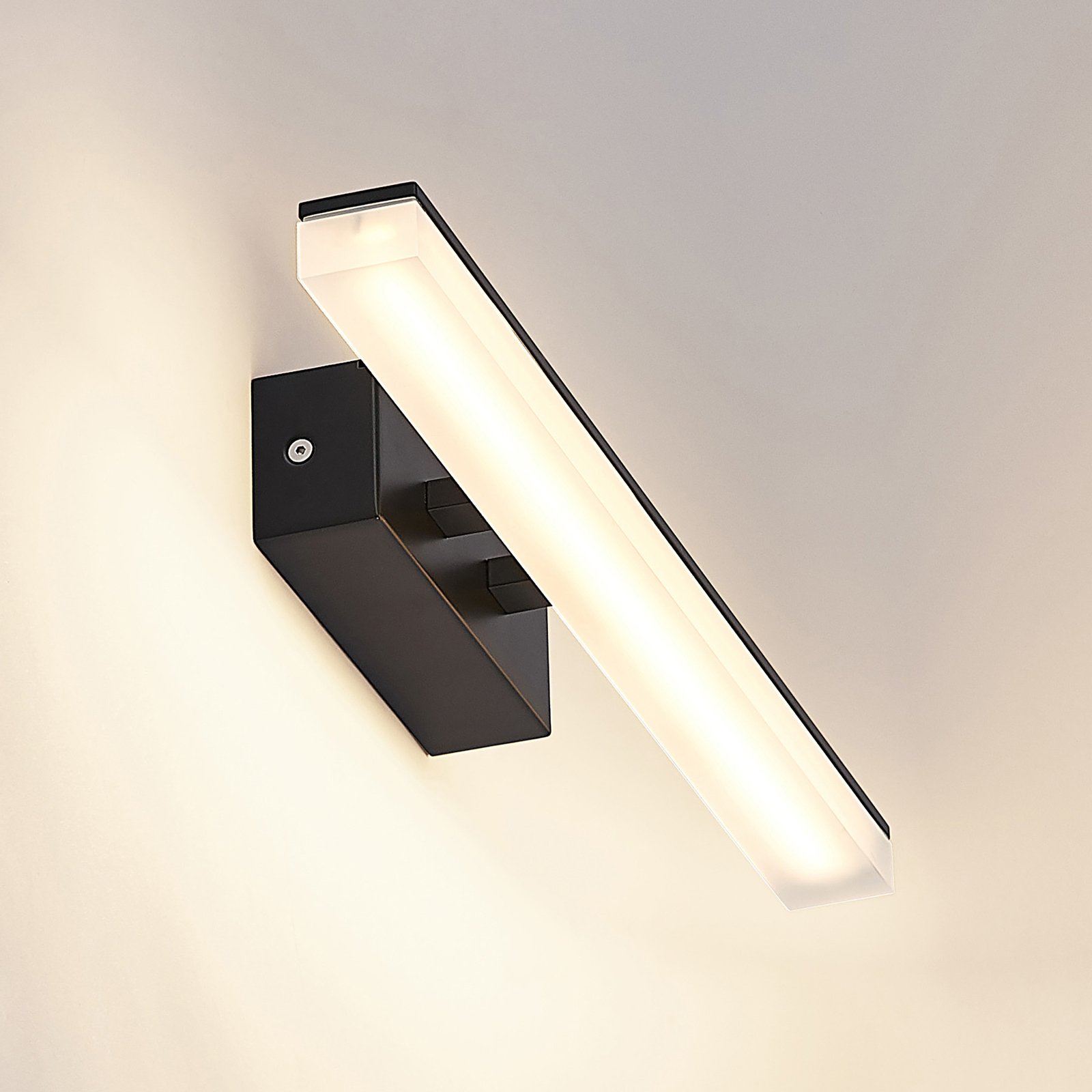 Lucande Lisana LED-Wandleuchte, IP44, 46 cm