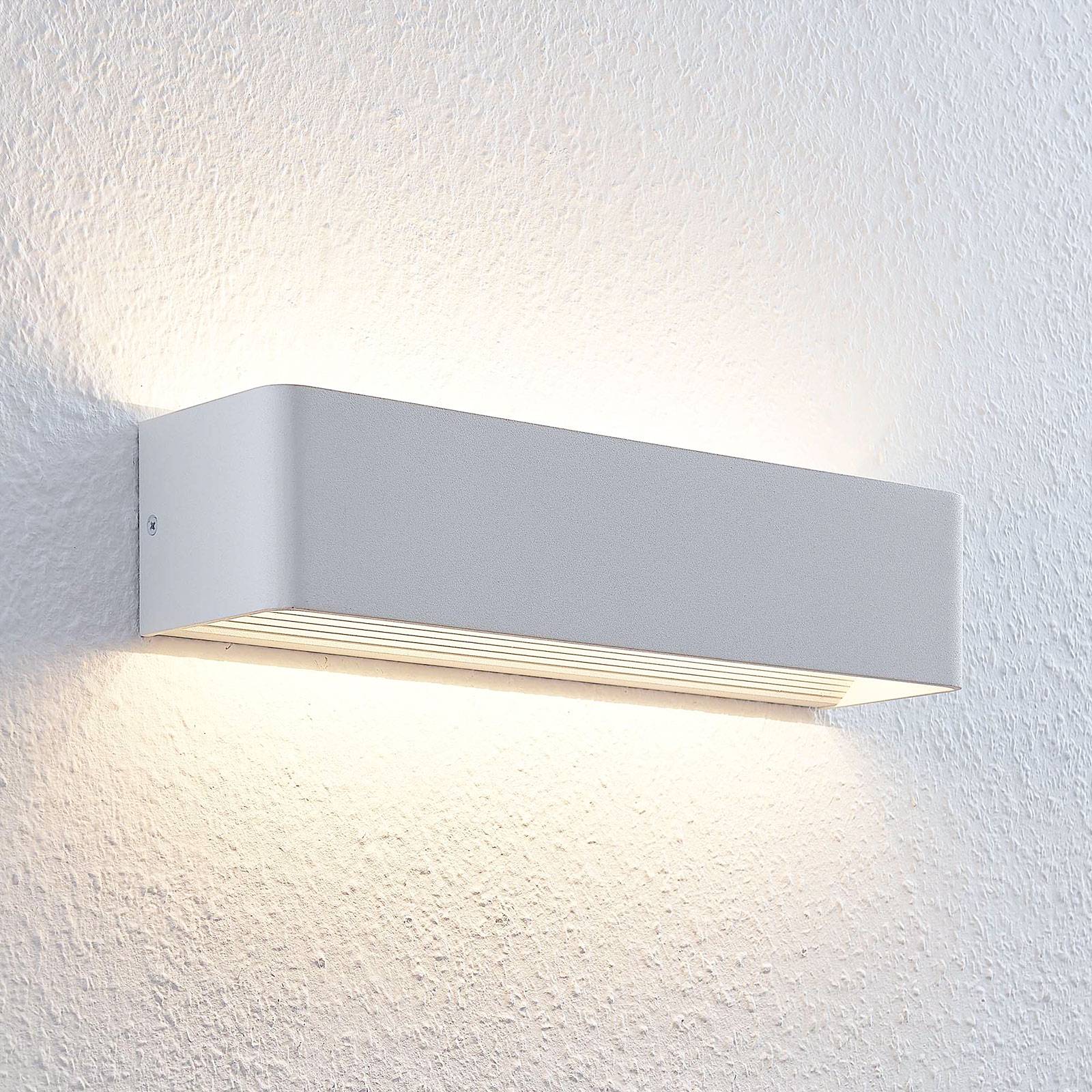 Applique LED rectangulaire Lonisa pour le salon